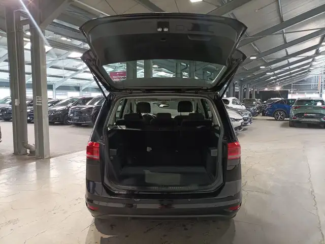 Volkswagen Touran view 6