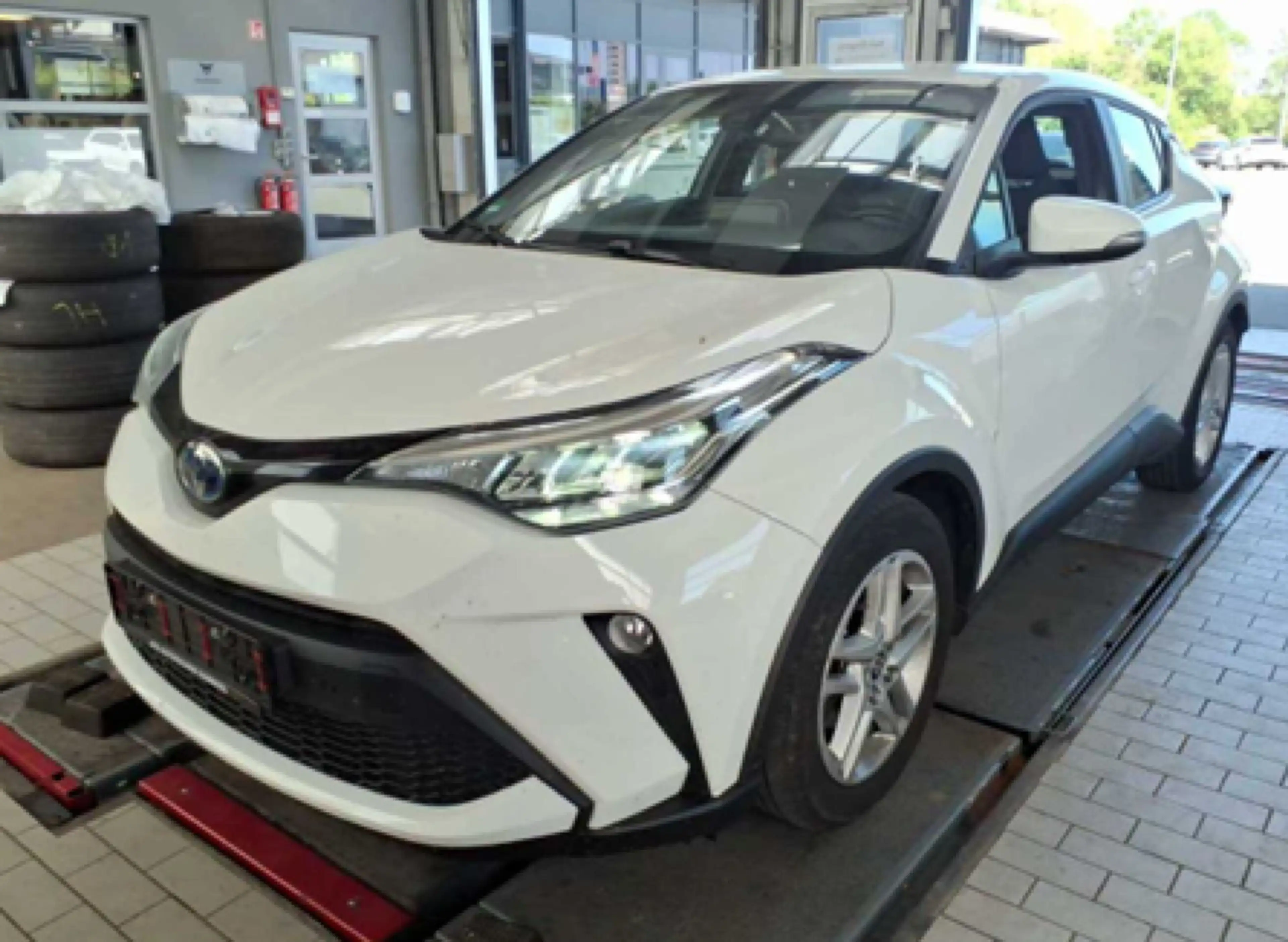 Toyota C-HR 2.0 Hybrid BUSINESS EDITION LED+NAV+RFK+GRA — photo 2