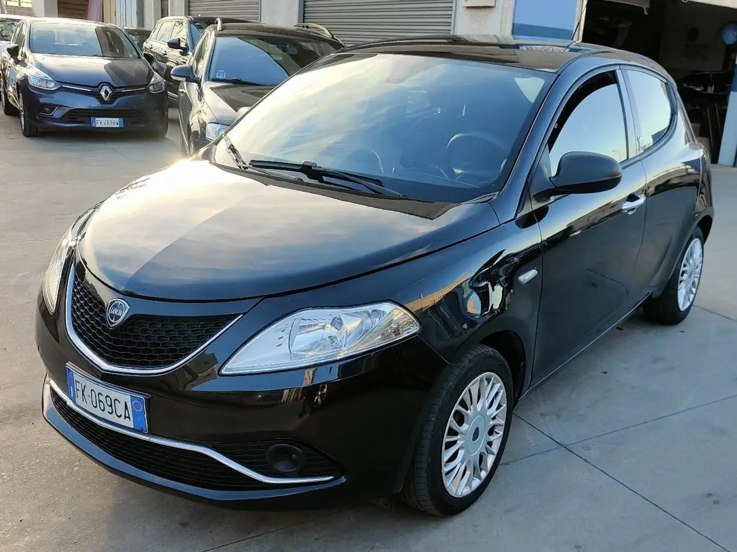 Lancia Ypsilon Ypsilon 1.2 Silver 69cv Nero - 2