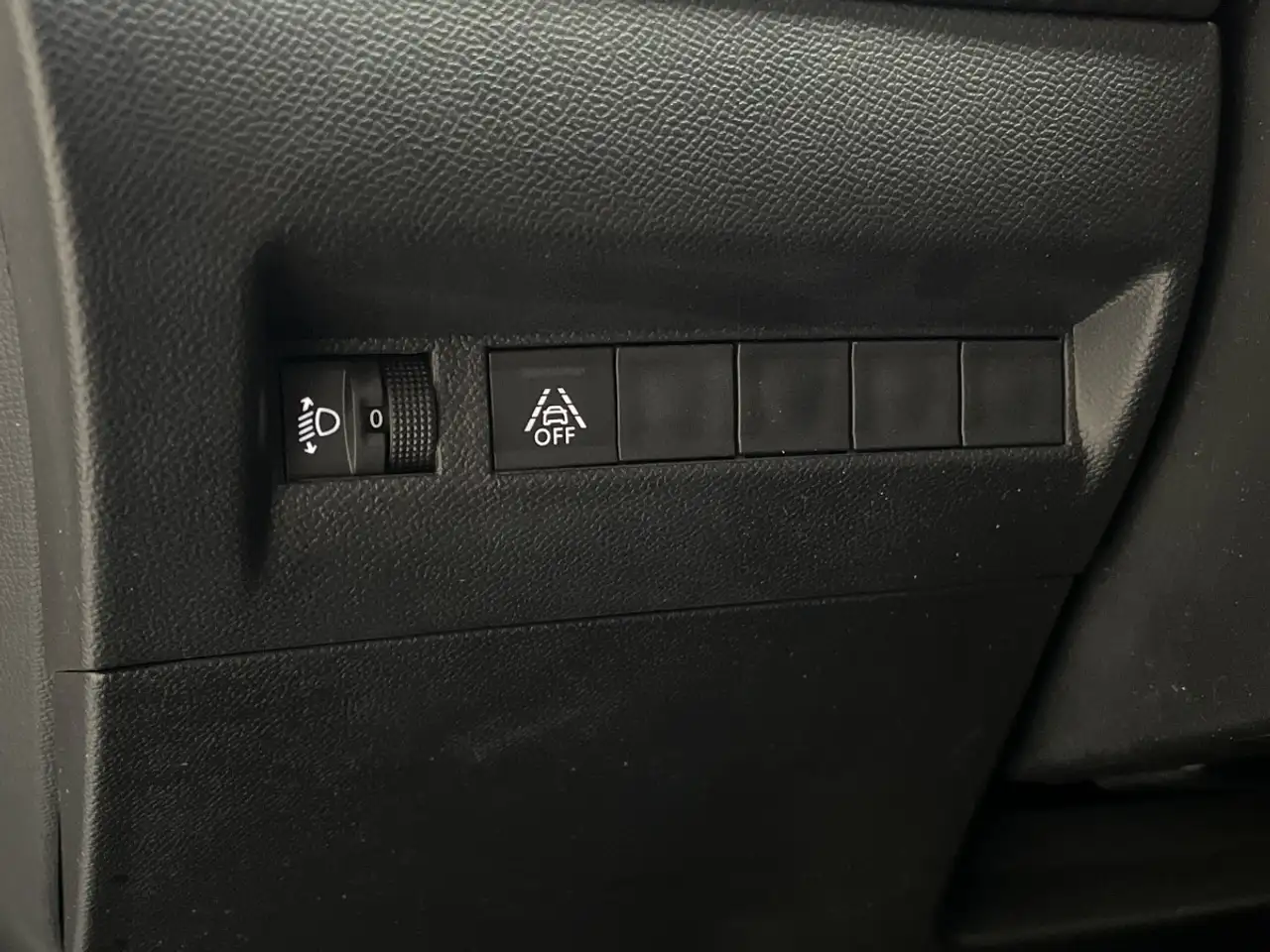 Peugeot 208 1.5 BlueHDi 100cv Active Pack, миниатюра 15