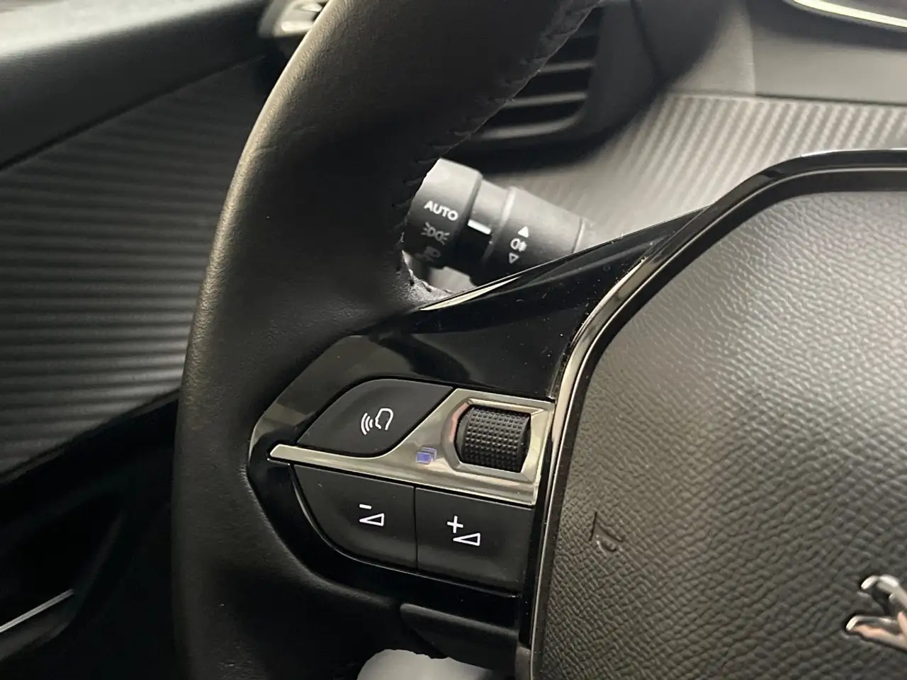 Peugeot 208 1.5 BlueHDi 100cv Active Pack, миниатюра 14