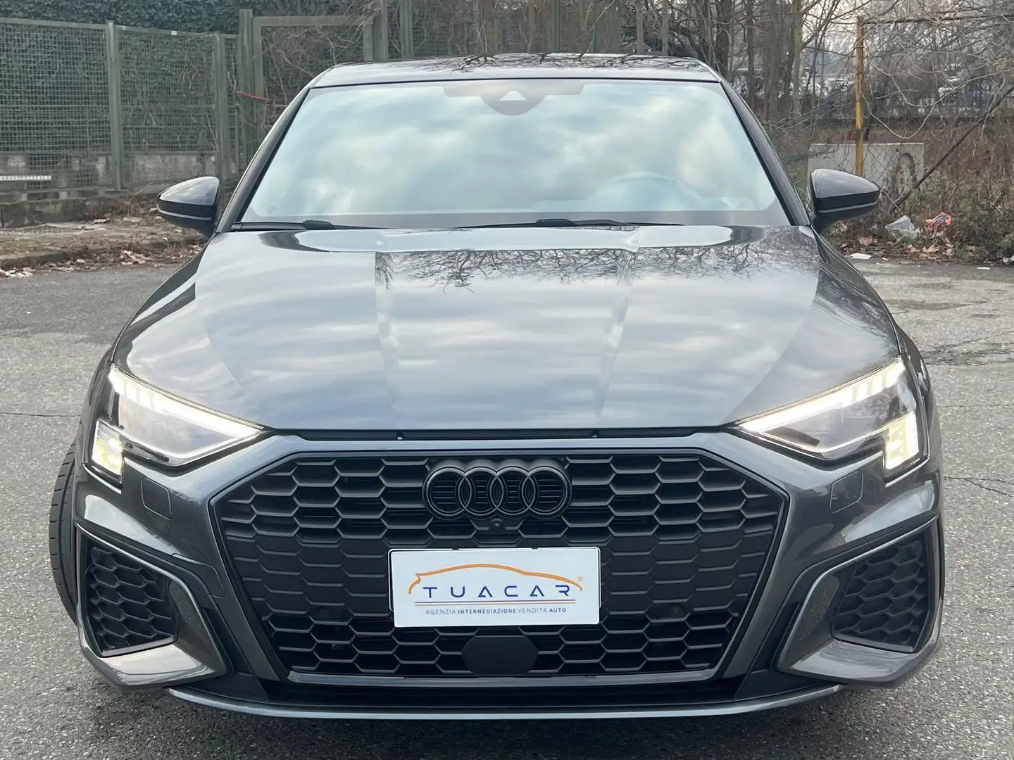 Audi A3 Identity Contrast 1.5 35 TFSI Schwarz - 2