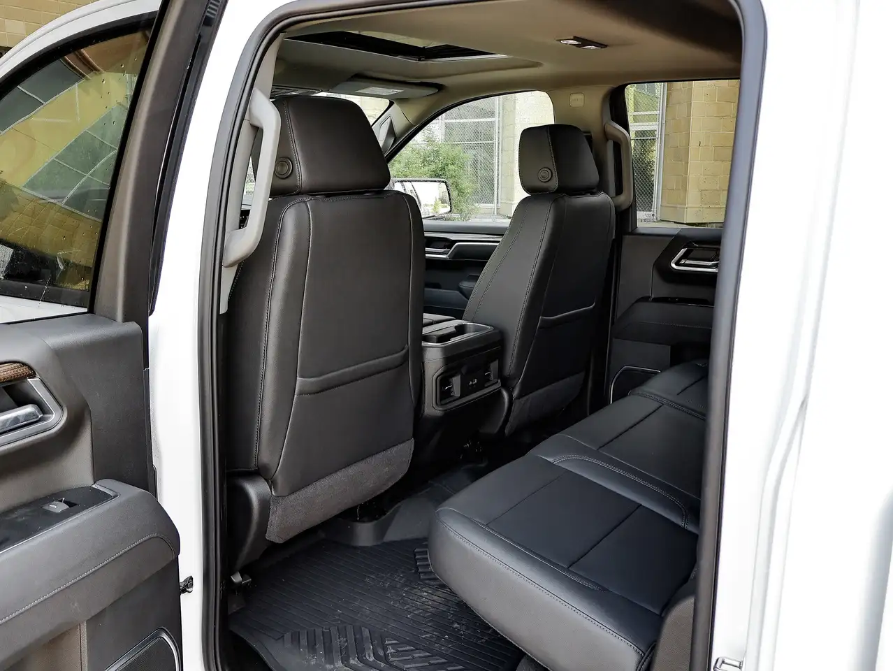 Chevrolet Silverado 1500 снимка Chevrolet Silverado 1500