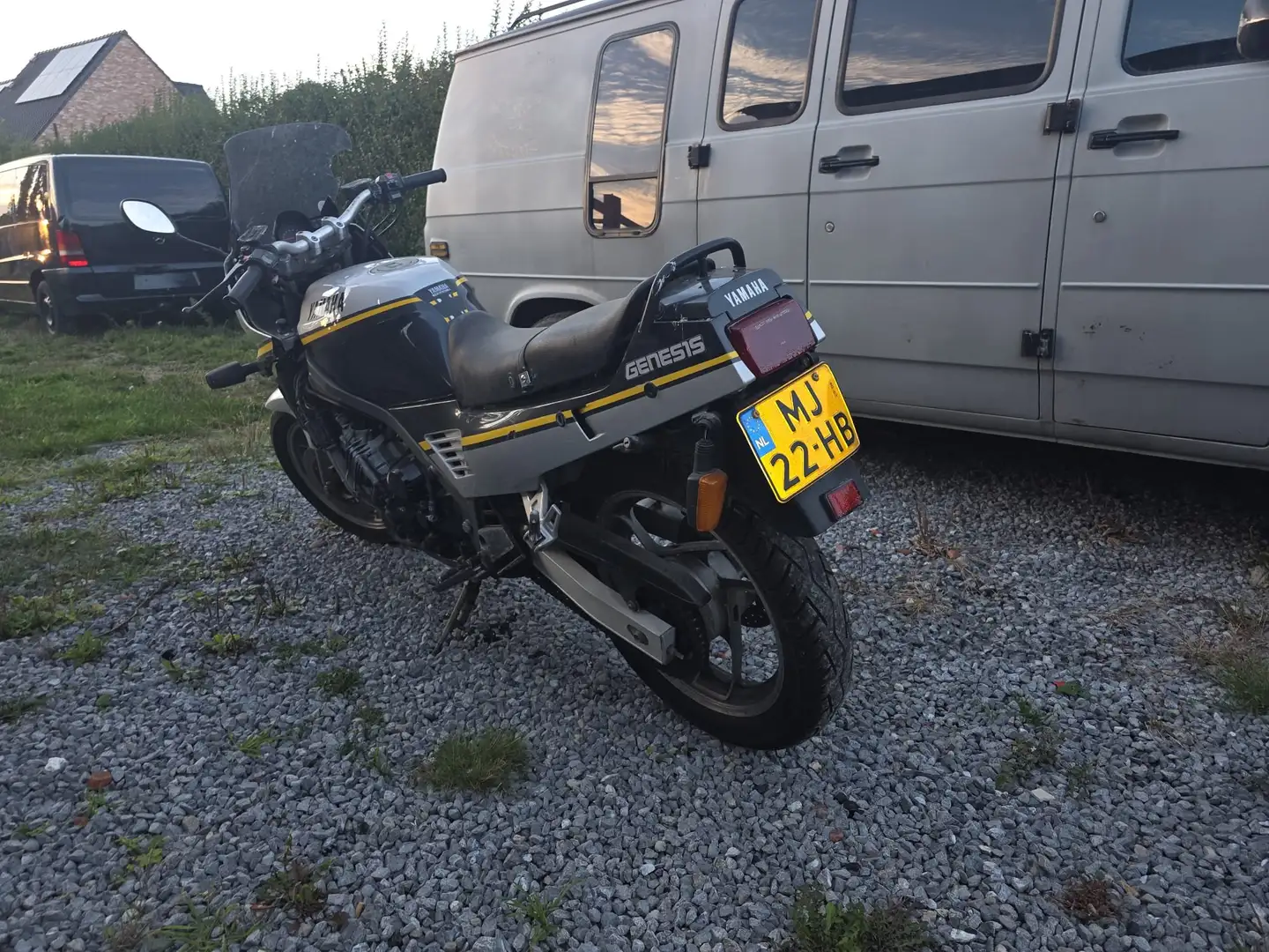 Yamaha YZF 750 Grijs - 1