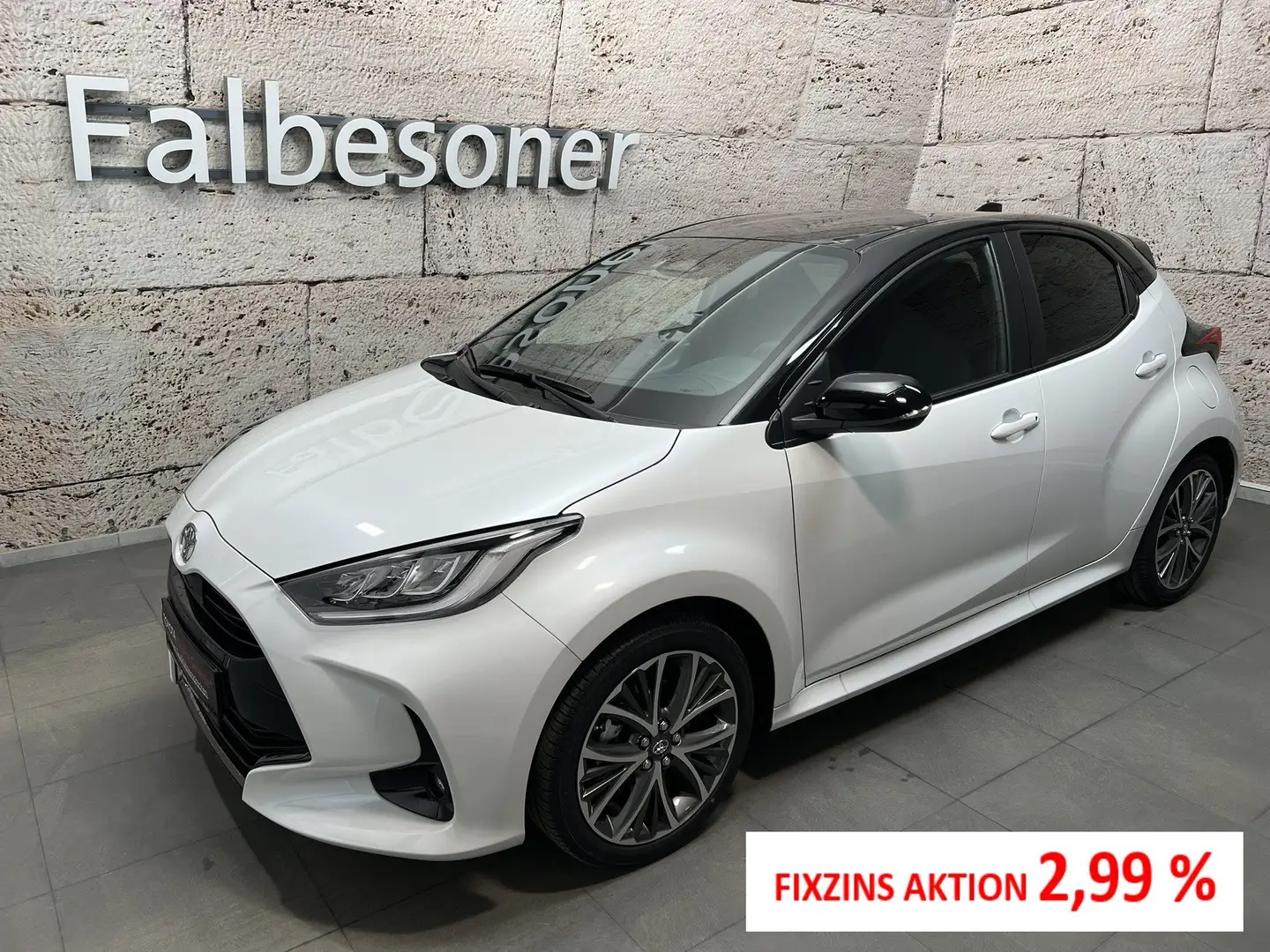Toyota Yaris 1,5 Hybrid Style "2,99% Fixzins" Weiß - 1