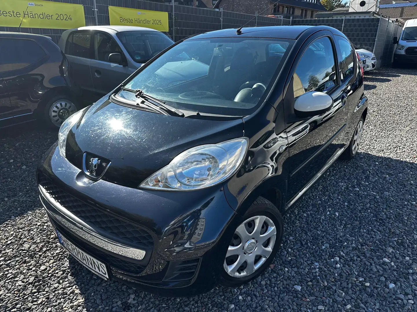 Peugeot 107 Urban Move *ALLWETTERREIFEN / KLIMAANLAGE* Schwarz - 1