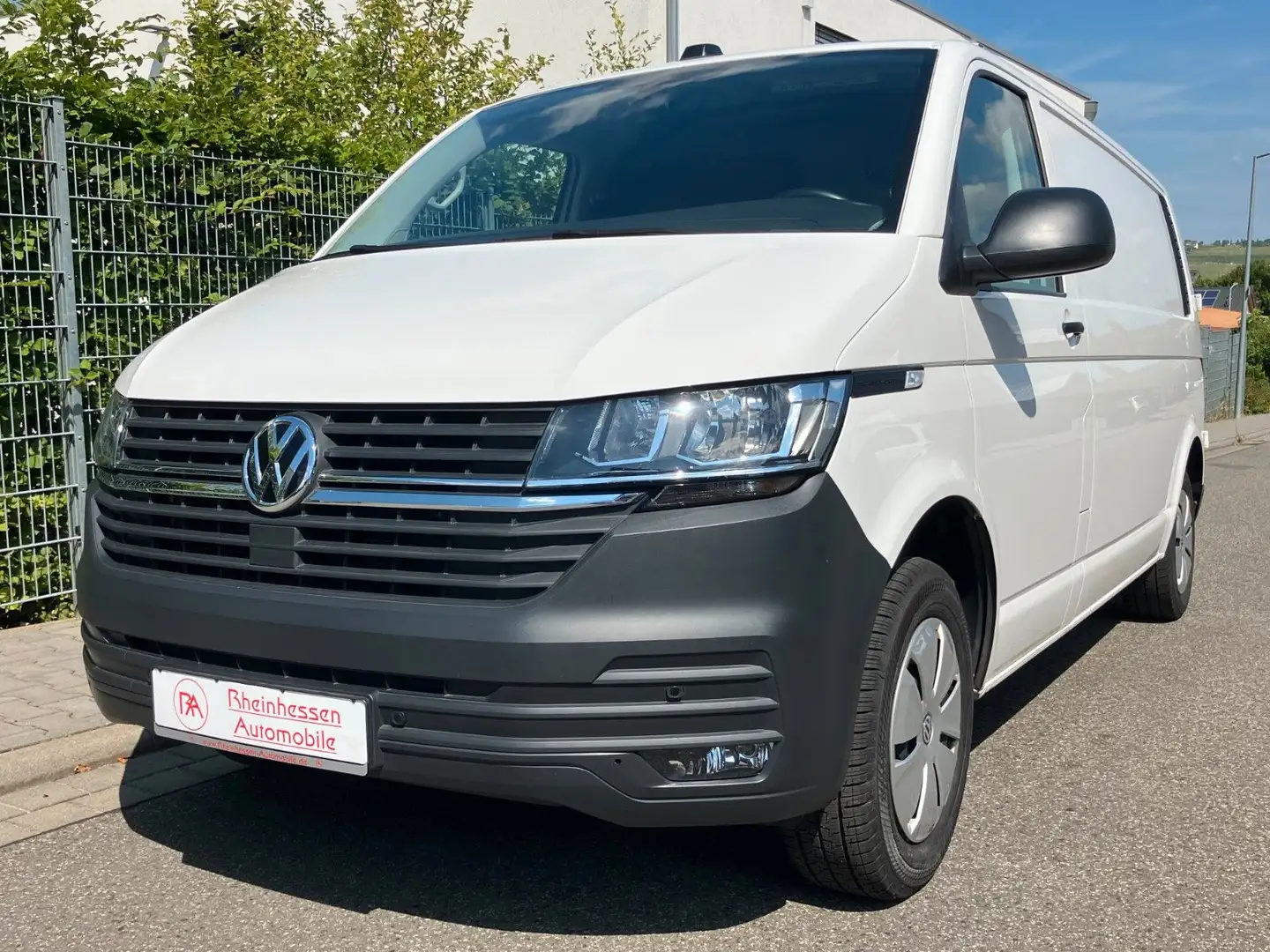 Volkswagen T6.1 Kasten lang 2.0 TDI FWD "1.Hand" Weiß - 2