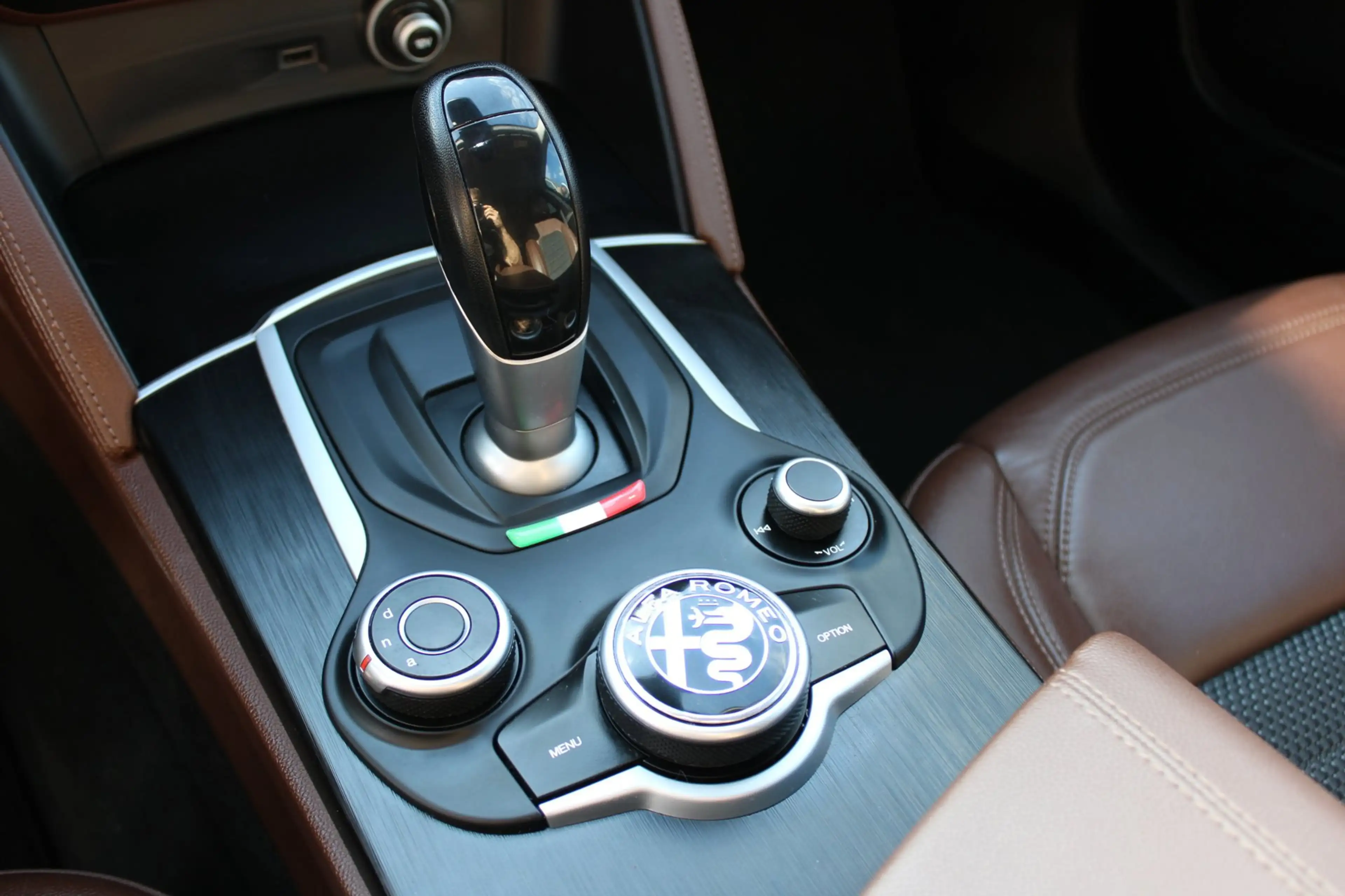 Alfa Romeo Stelvio 2.0 T AWD Sprint — photo 12