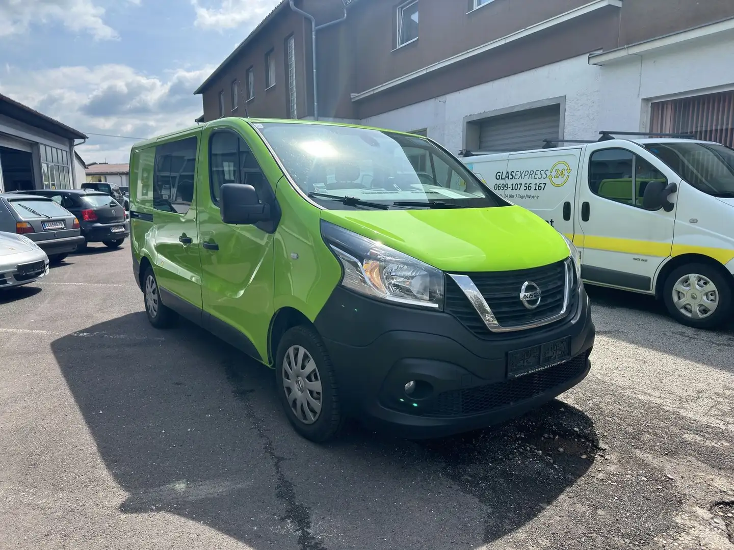 Nissan NV300 L1H1 Kombi 2,7t dCi145 Doka  Comfort 6 Sitze Verde - 2