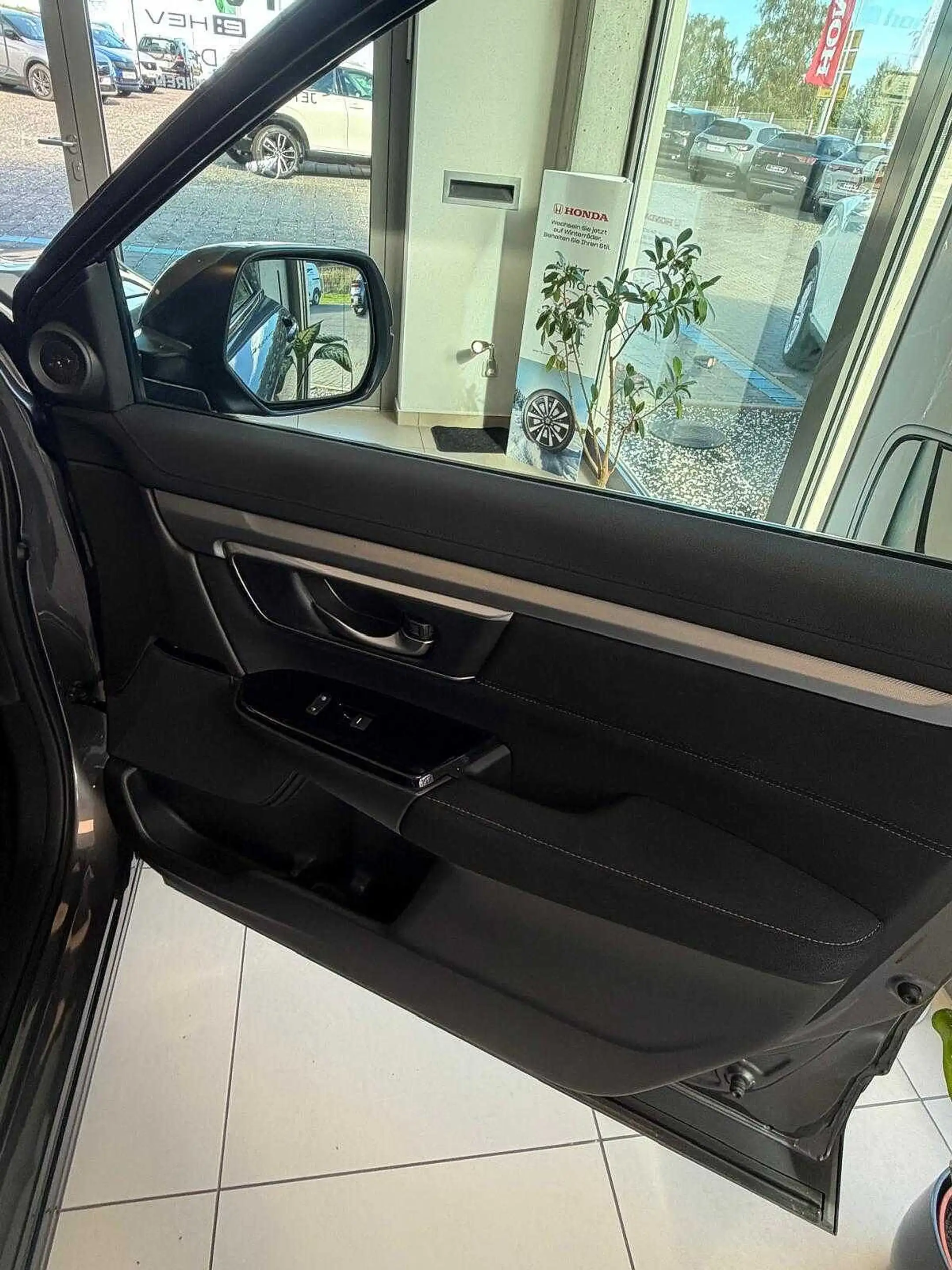 Honda CR-V Hybrid e:HEV 2.0 i-MMD 2WD Elegance — photo 26