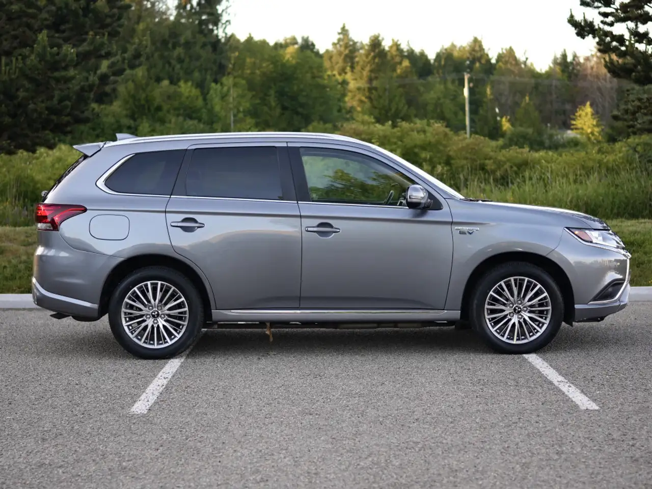 Mitsubishi Outlander снимка Mitsubishi Outlander