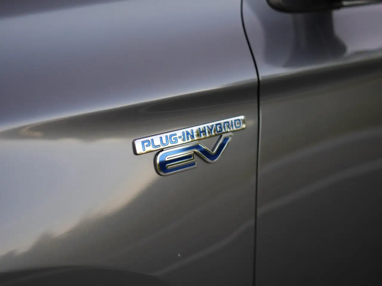 Mitsubishi Outlander снимка Mitsubishi Outlander