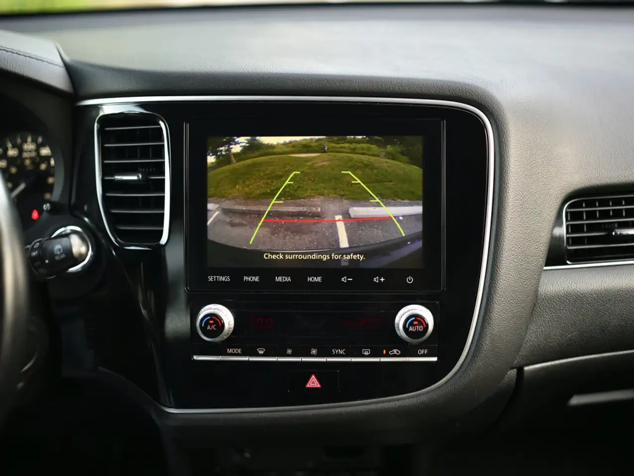 Mitsubishi Outlander снимка Mitsubishi Outlander