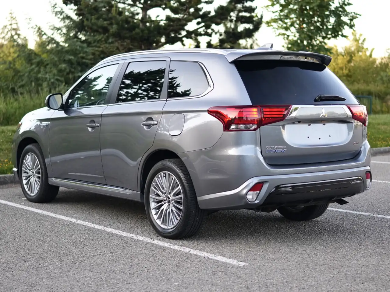 Mitsubishi Outlander снимка Mitsubishi Outlander