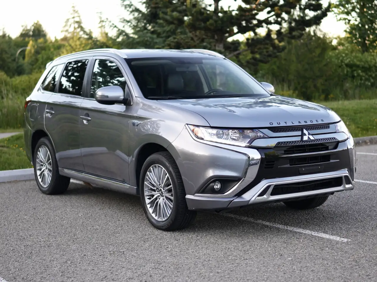 Mitsubishi Outlander снимка Mitsubishi Outlander