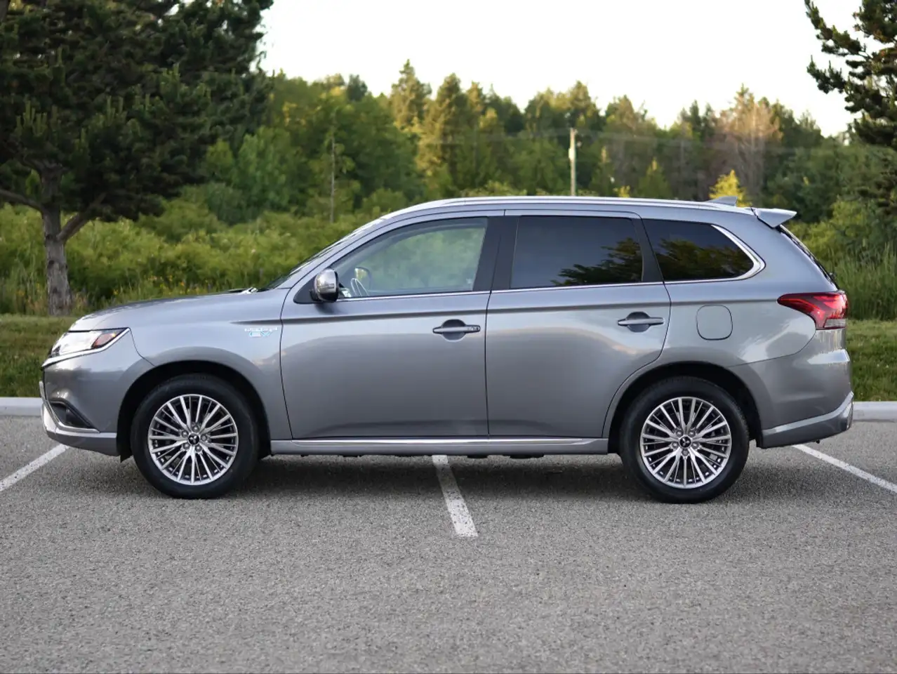 Mitsubishi Outlander снимка Mitsubishi Outlander