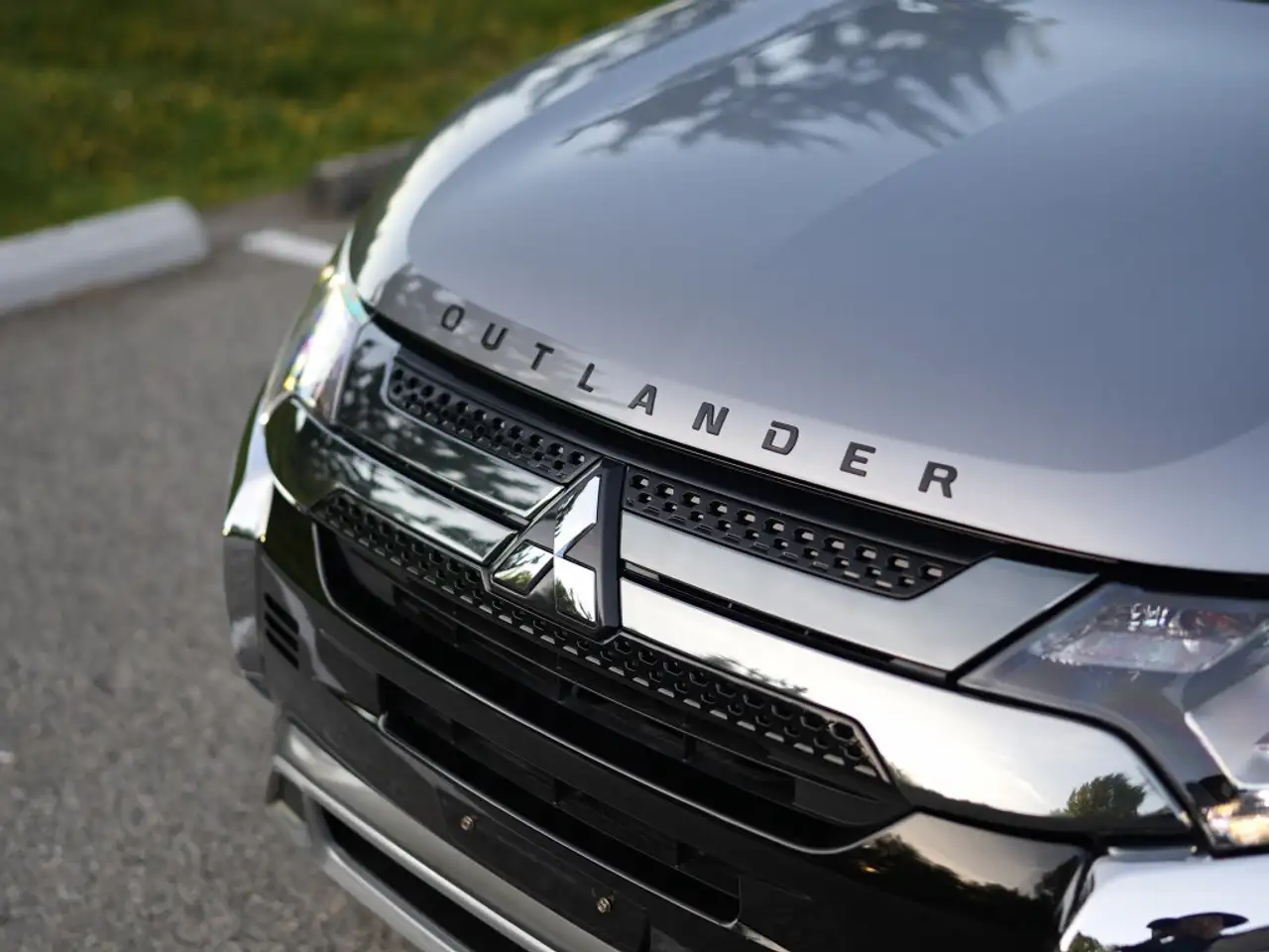 Mitsubishi Outlander снимка Mitsubishi Outlander