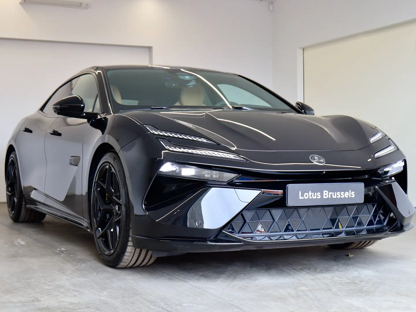 Lotus Emeya Emeya 600 GT SE Noir - 2