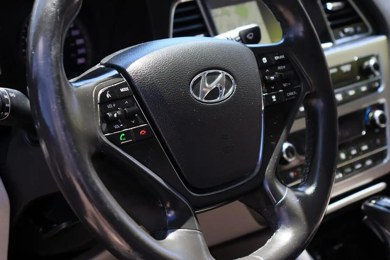 Hyundai SONATA снимка Hyundai SONATA