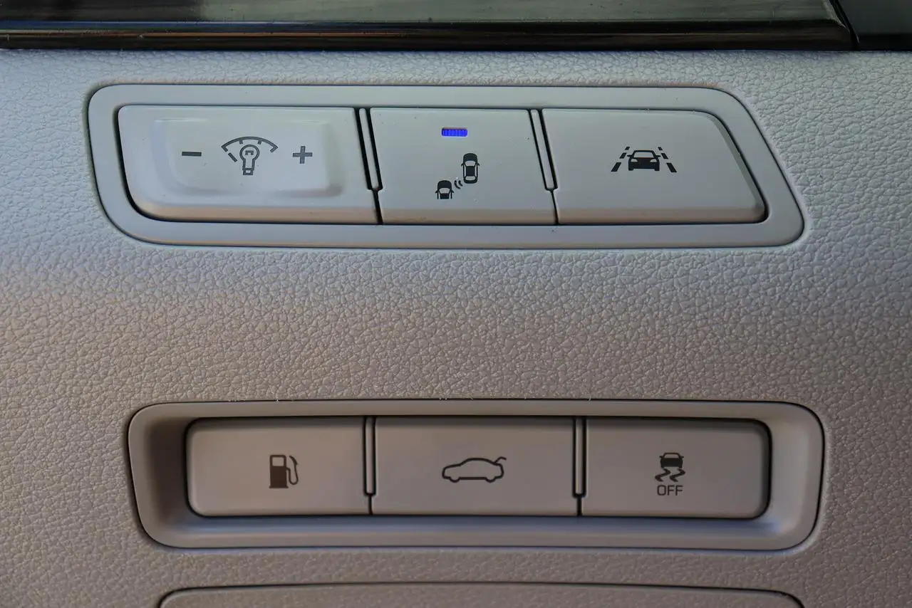 Hyundai SONATA снимка Hyundai SONATA