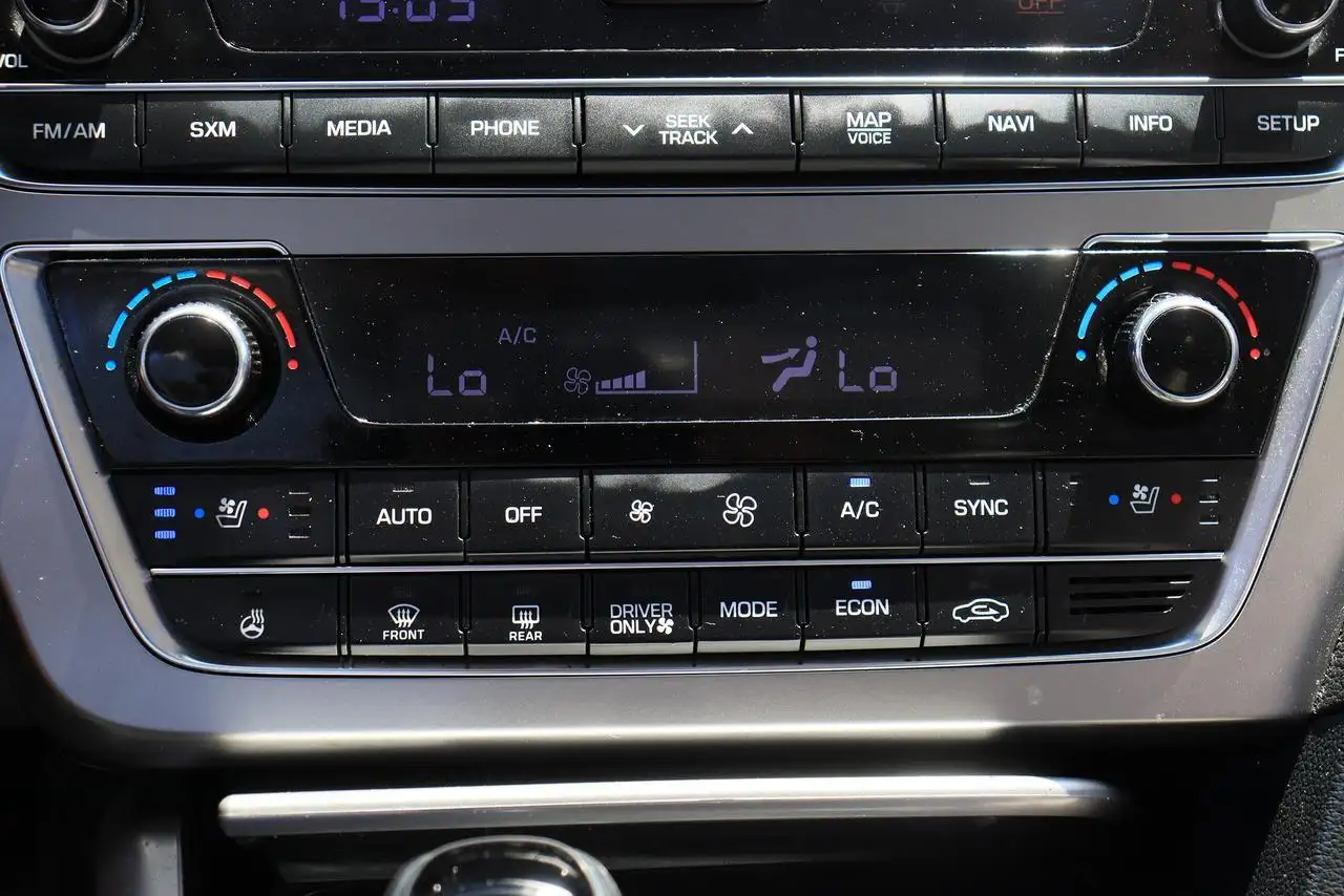 Hyundai SONATA снимка Hyundai SONATA