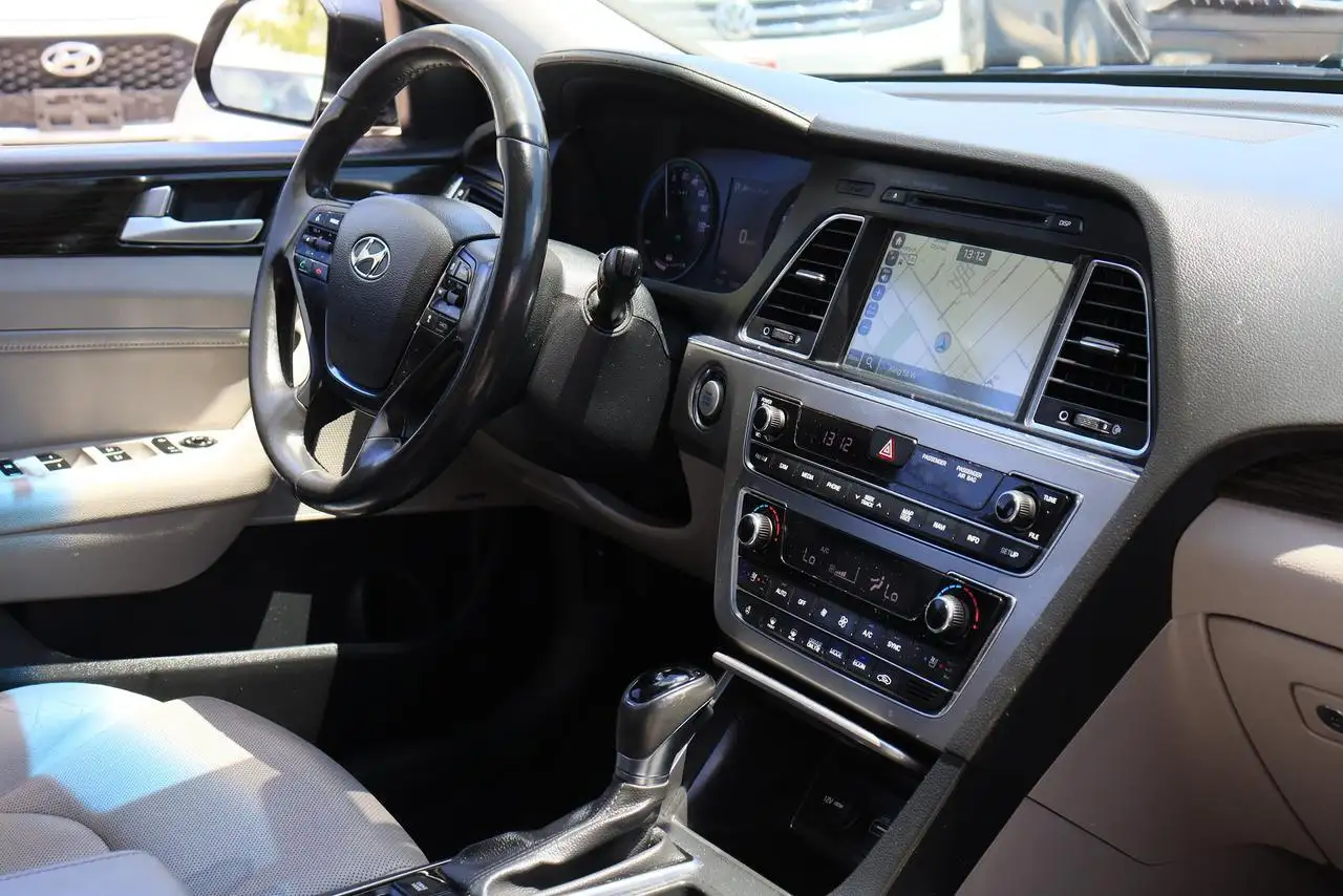 Hyundai SONATA снимка Hyundai SONATA