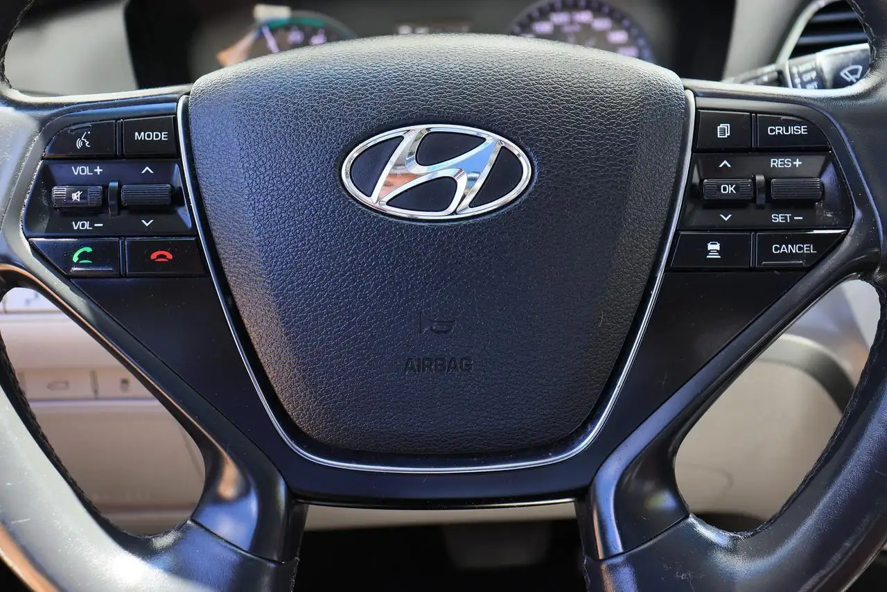 Hyundai SONATA снимка Hyundai SONATA