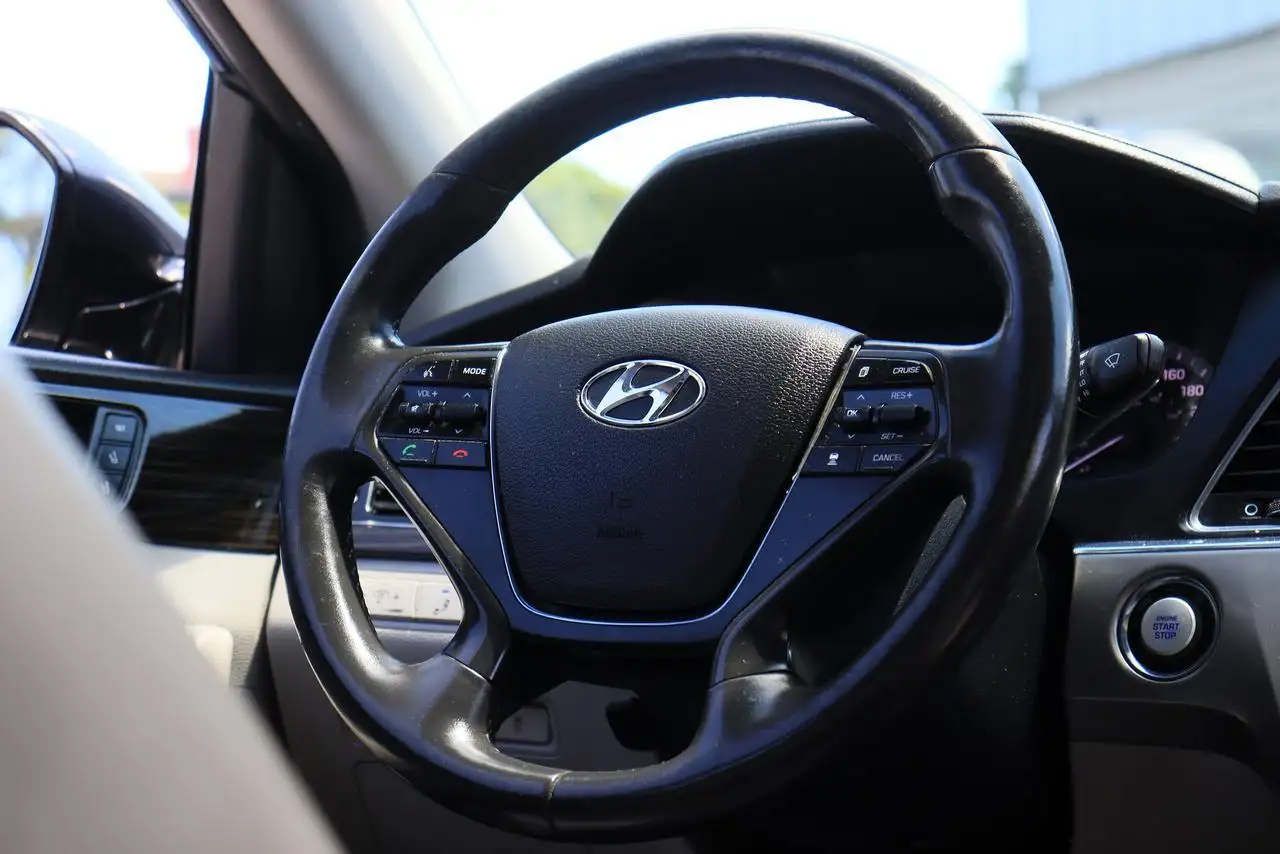 Hyundai SONATA снимка Hyundai SONATA