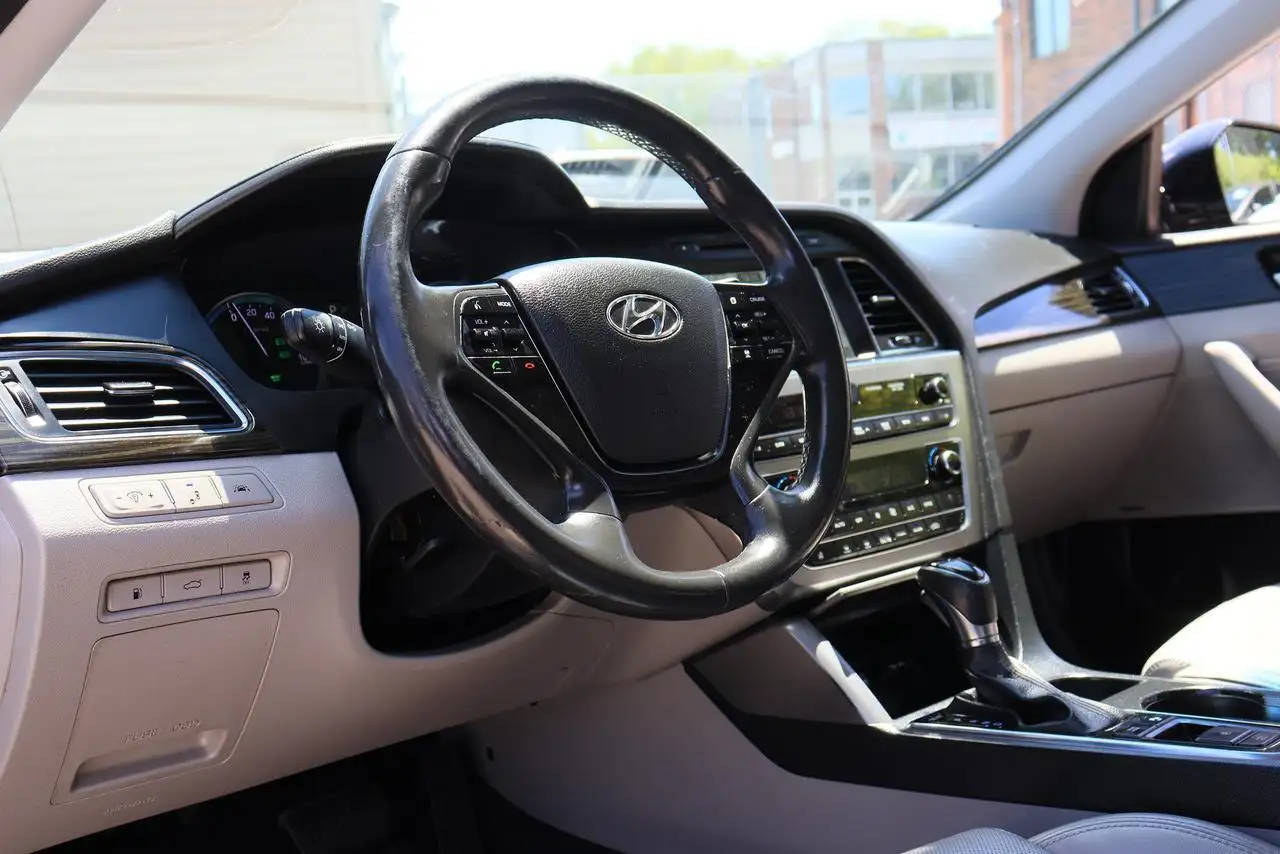 Hyundai SONATA снимка Hyundai SONATA