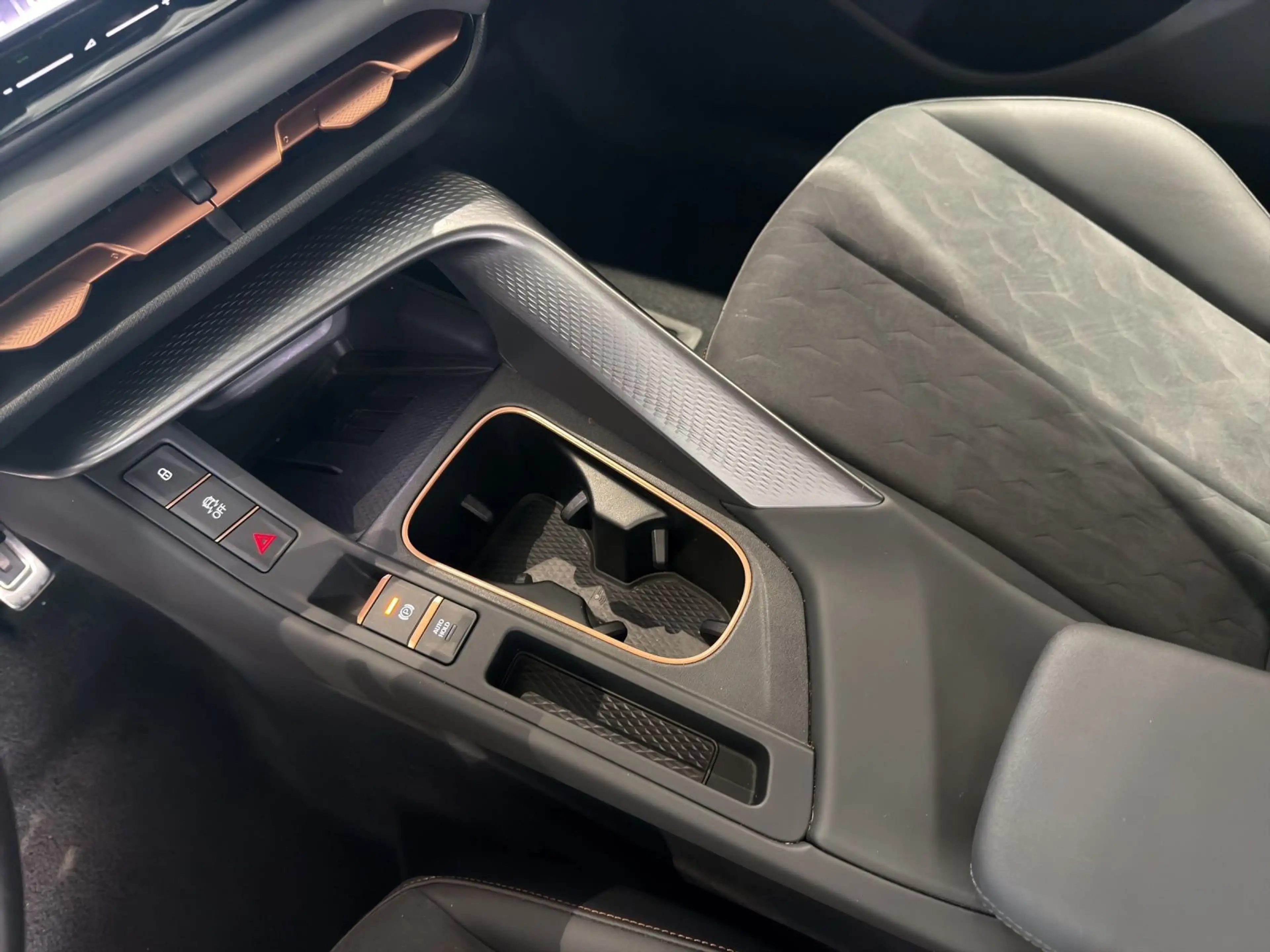 CUPRA Terramar 1.5 eTSI HEAD-UP 360° eSITZE NAVI — photo 11