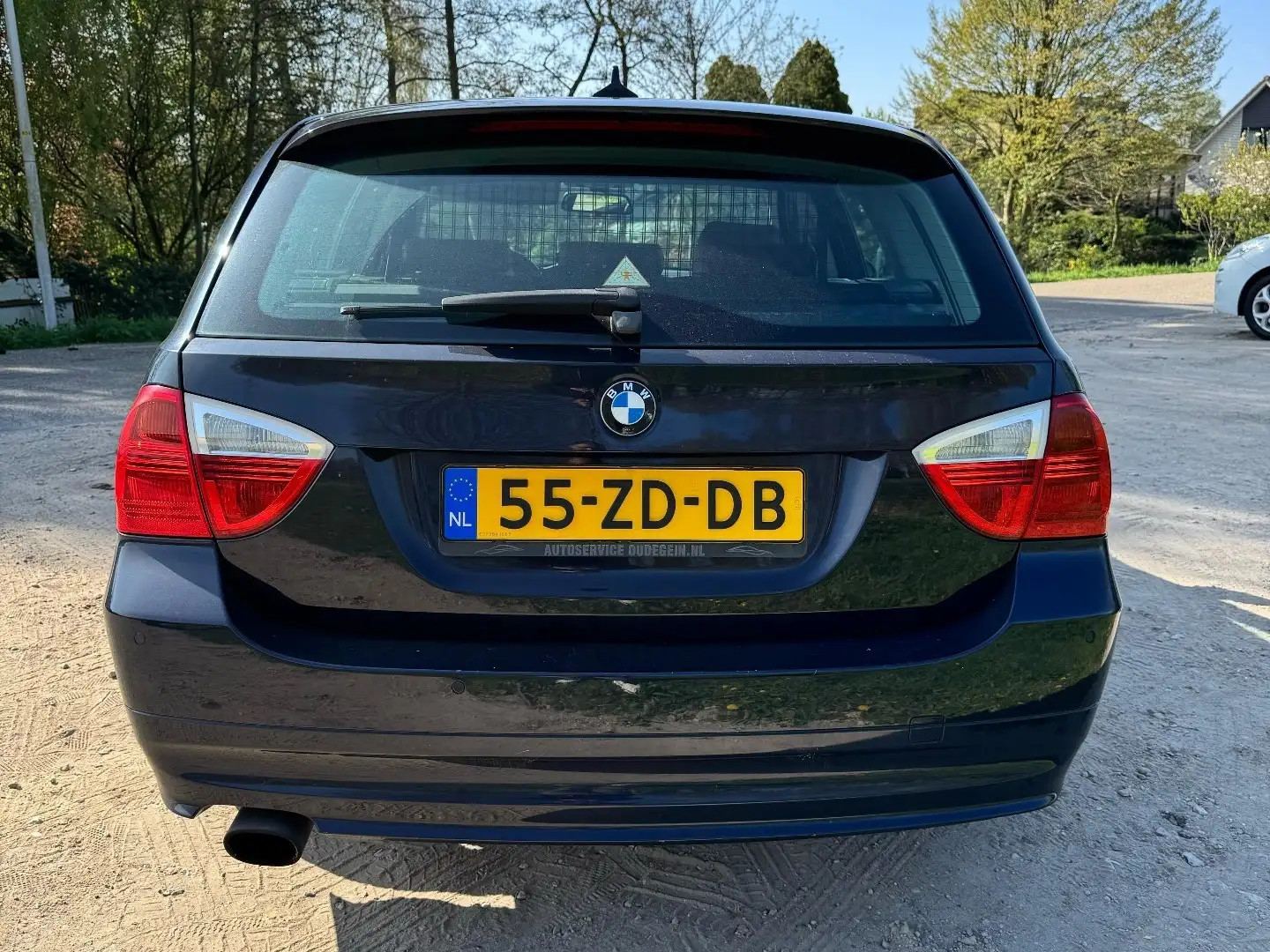 BMW 330 320i Zwart - 2