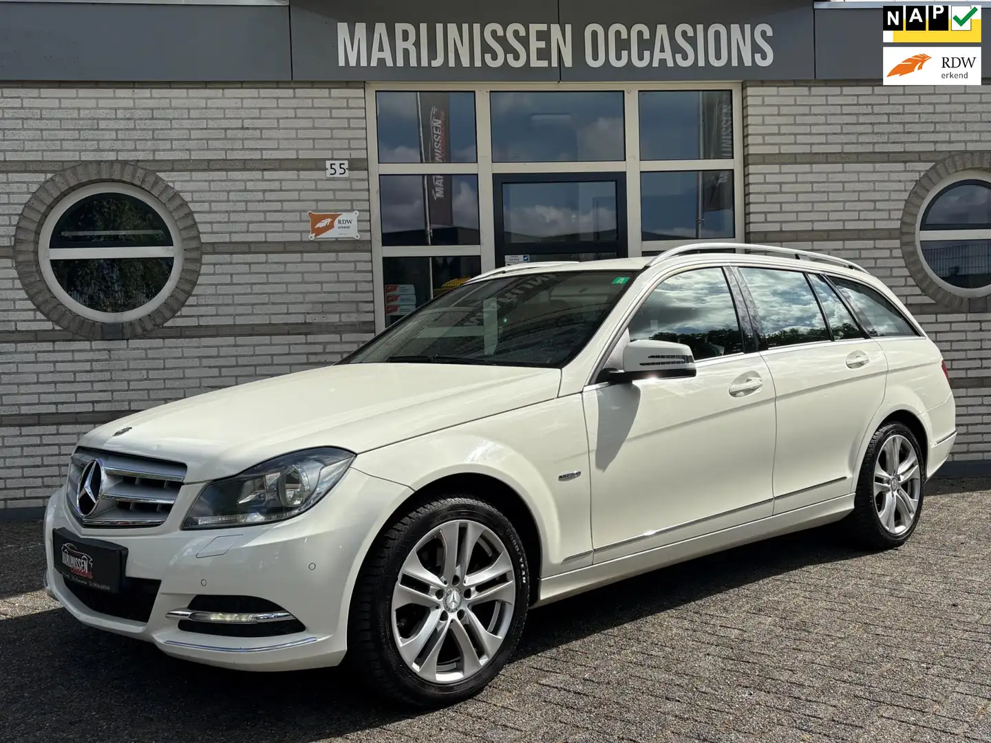 Mercedes-Benz C 180 CGI BlueEFFICIENCY Avantgarde |Pdc,Stoelvw,Navi| Wit - 1