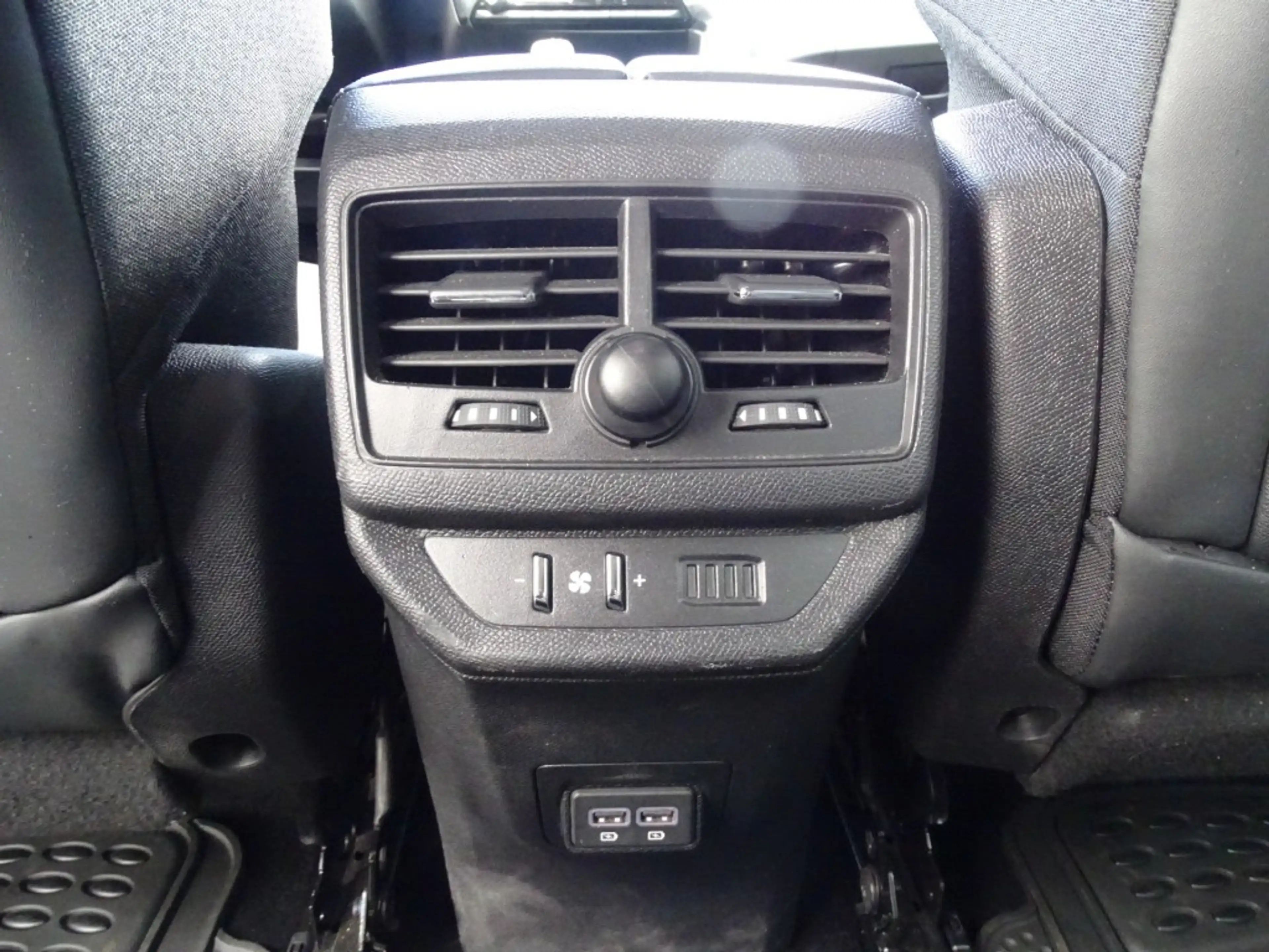 Peugeot 5008 1.2 PURET. BL. PREM. 130pk-7Pers-Blth-Carplay-Medi — photo 7