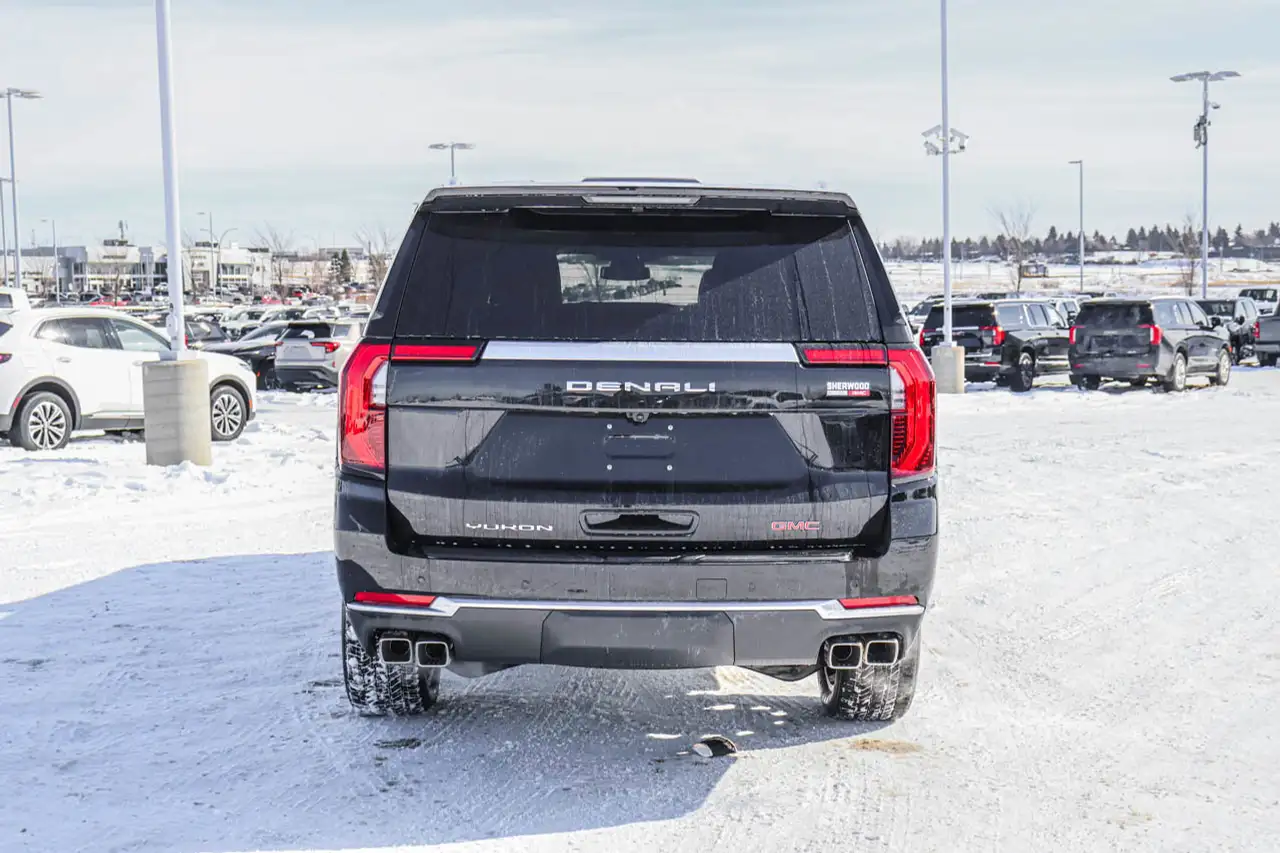 GMC Yukon снимка GMC Yukon