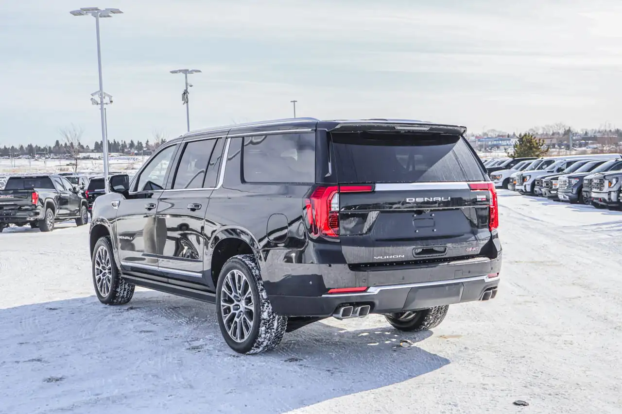 GMC Yukon снимка GMC Yukon