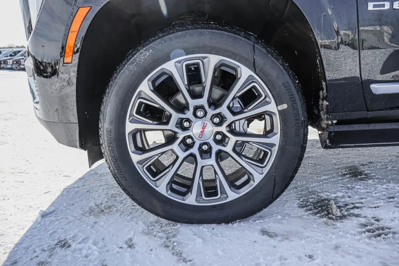 GMC Yukon снимка GMC Yukon