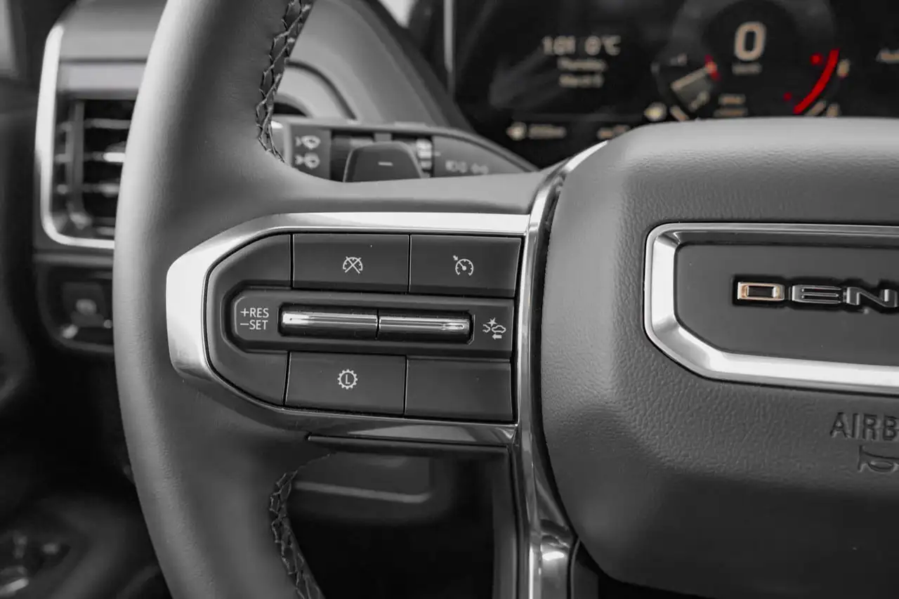 GMC Yukon снимка GMC Yukon