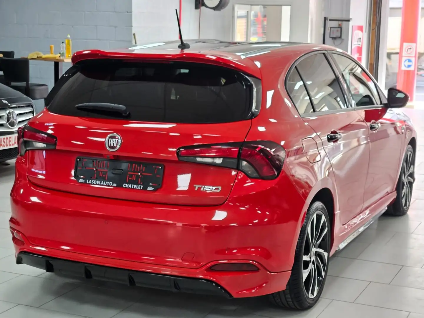 Fiat Tipo 1.4i Turbo Sport S Cam Gps Blue SIEGES Chauffants Rouge - 2