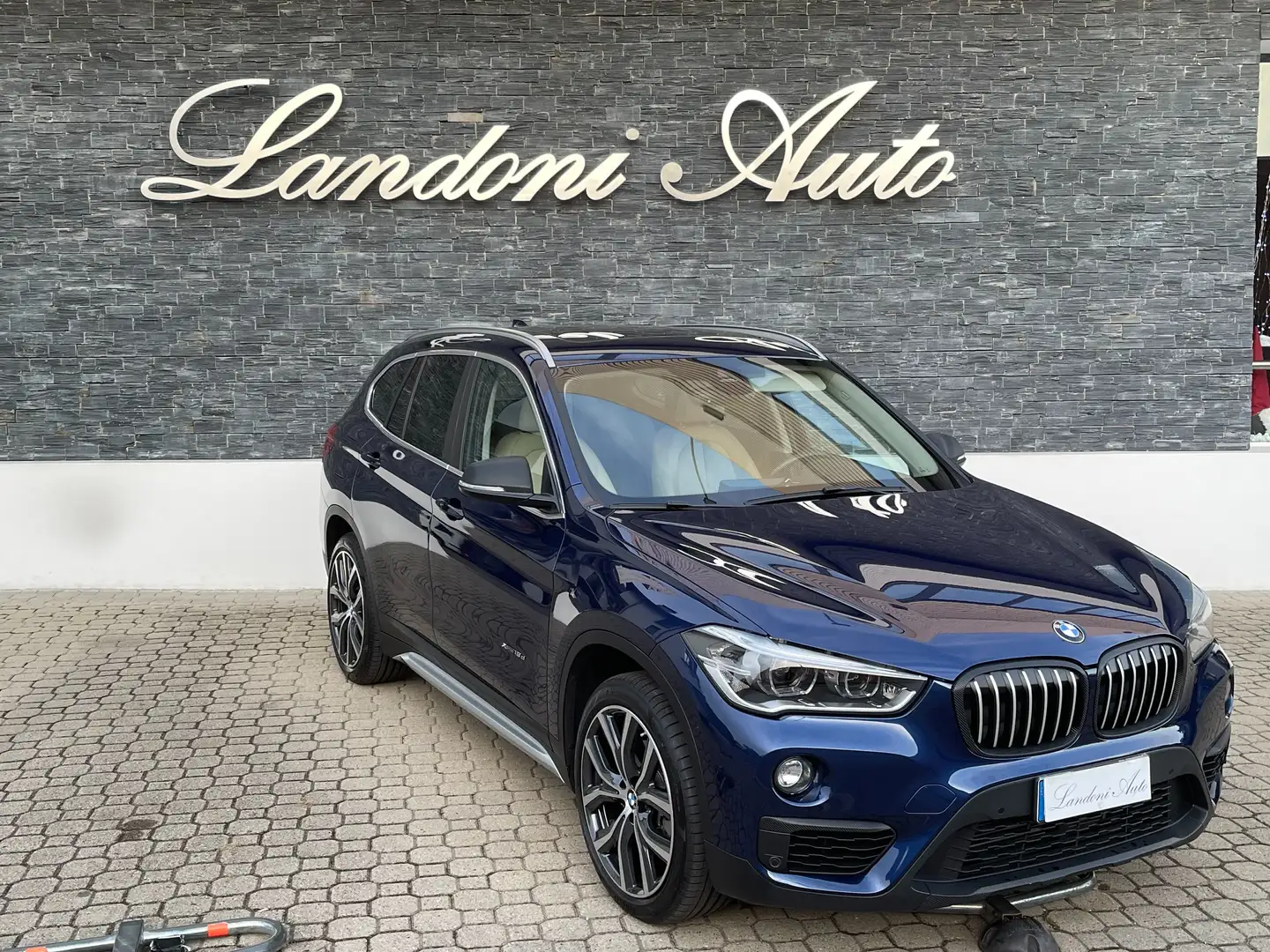 BMW X1 xdrive18d xLine auto FULL OPTIONAL Blau - 2