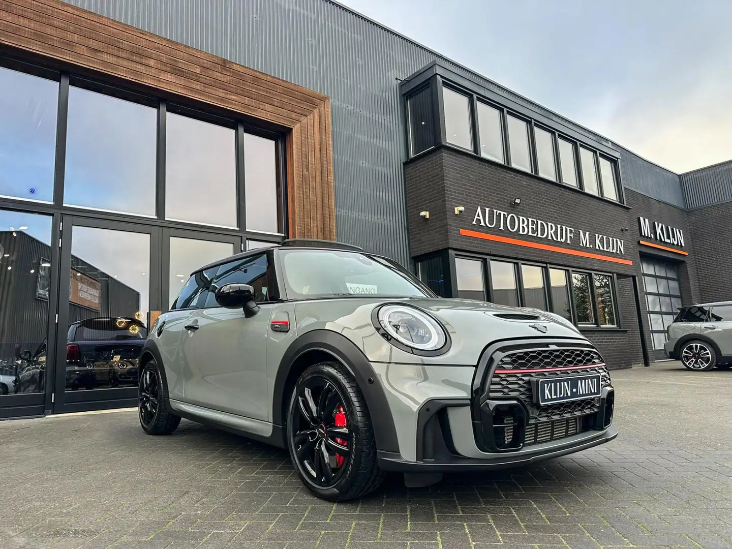 MINI John Cooper Works Mini 2.0 JCW Pack F1 aut 231pk/Nardo/Camera/Pano/B Gris - 1