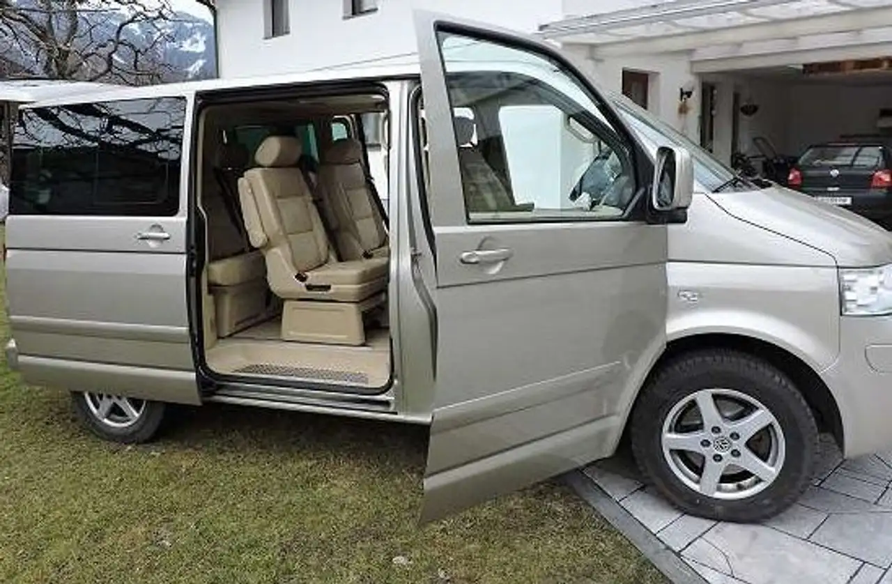Volkswagen T5 Kombi