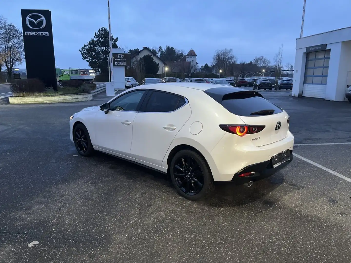 Mazda 3 Mazda3 5HB 2.5L e-SKYACTIV G 140ps 6MT 2WD HOMURA Weiß - 2