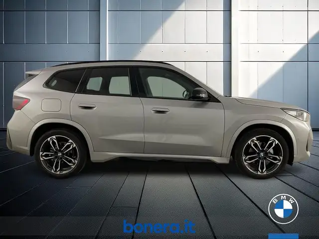 BMW X1 view 5
