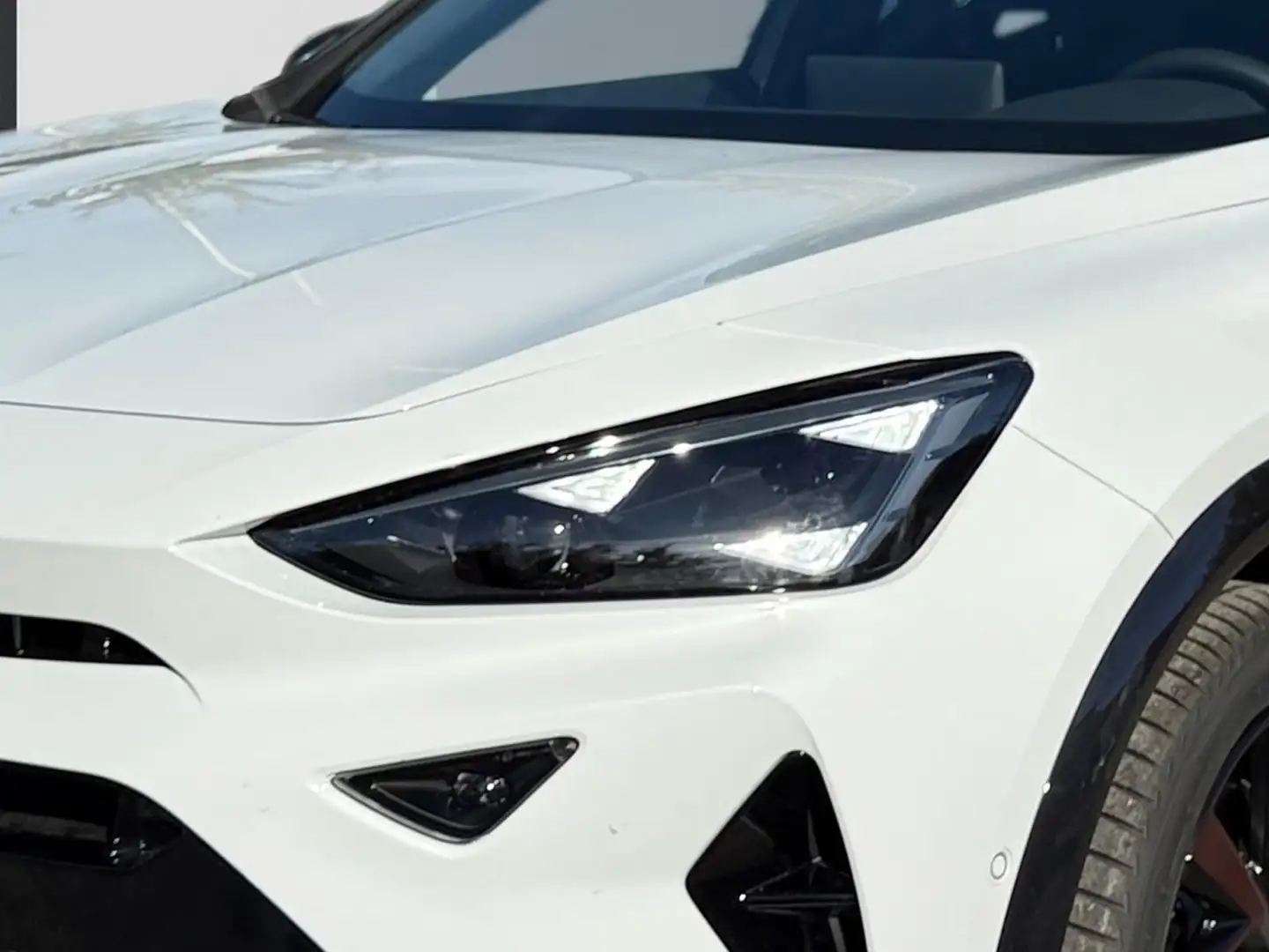 CUPRA Formentor VZ 2.0 TSI DSG 4Drive ACC AHK Pano Weiß - 2