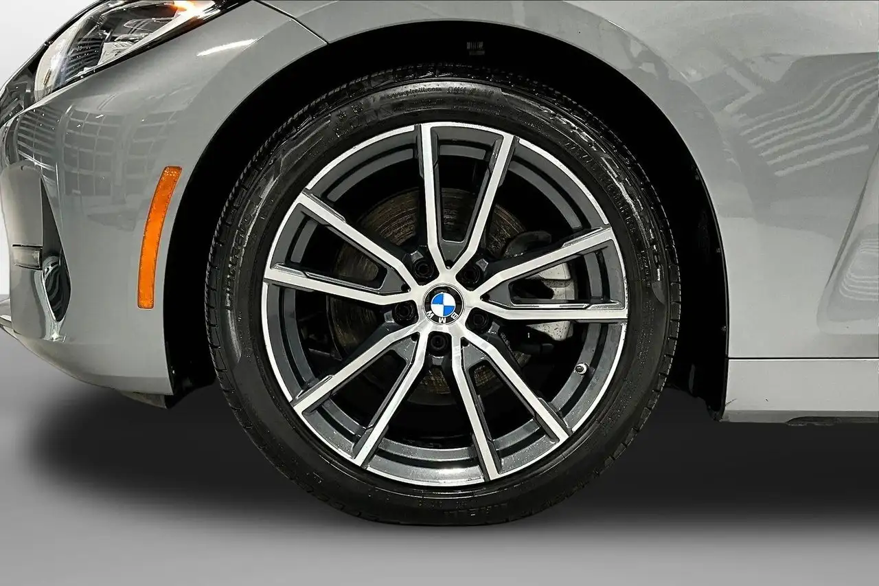 BMW 4 Series снимка BMW 4 Series