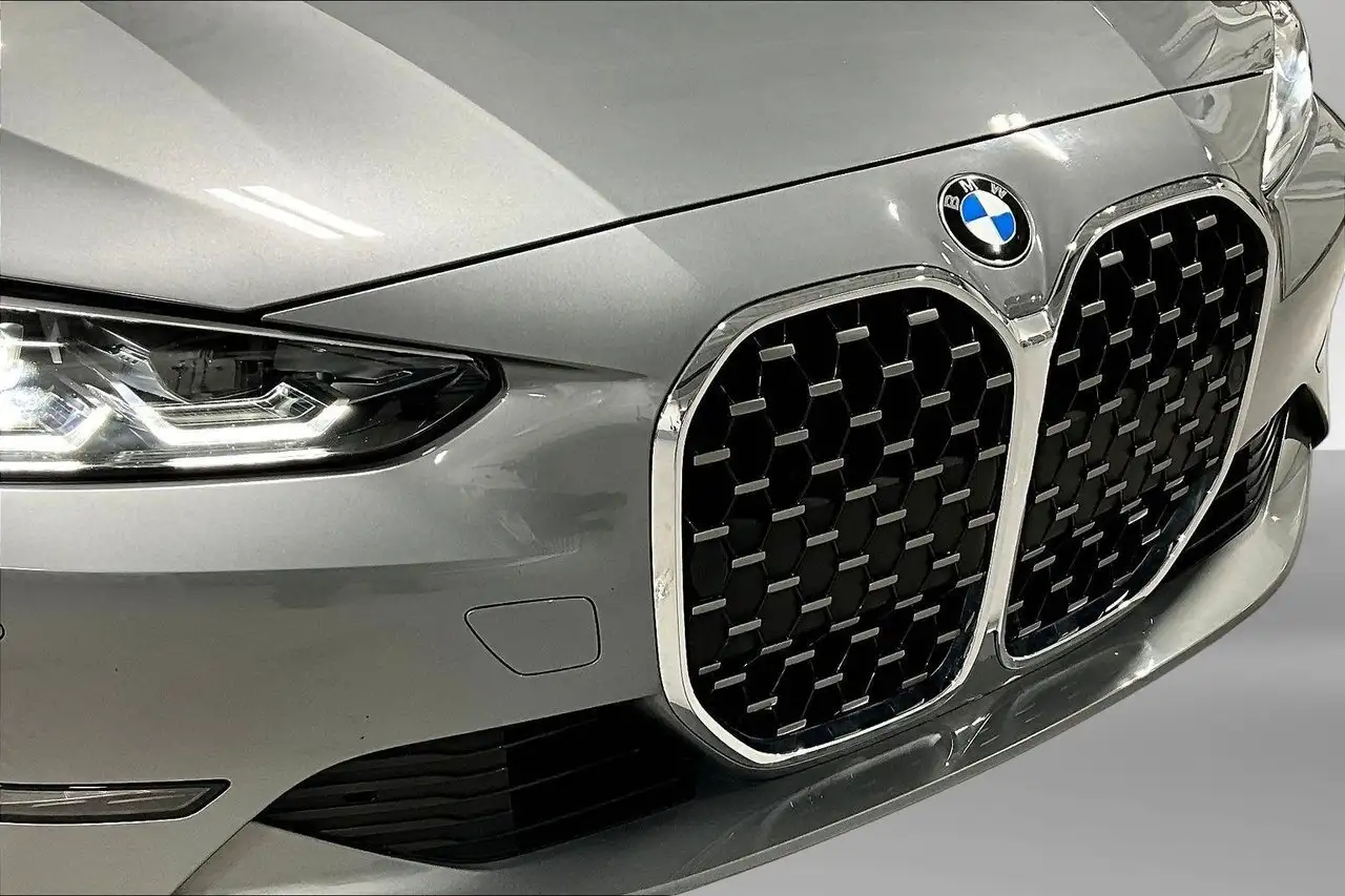 BMW 4 Series снимка BMW 4 Series