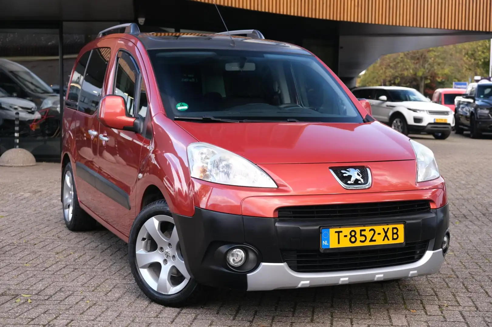 Peugeot Partner Tepee 1.6 VTi XT/Youngtimer/Panoramdak/Airco/5-Zit Rouge - 2