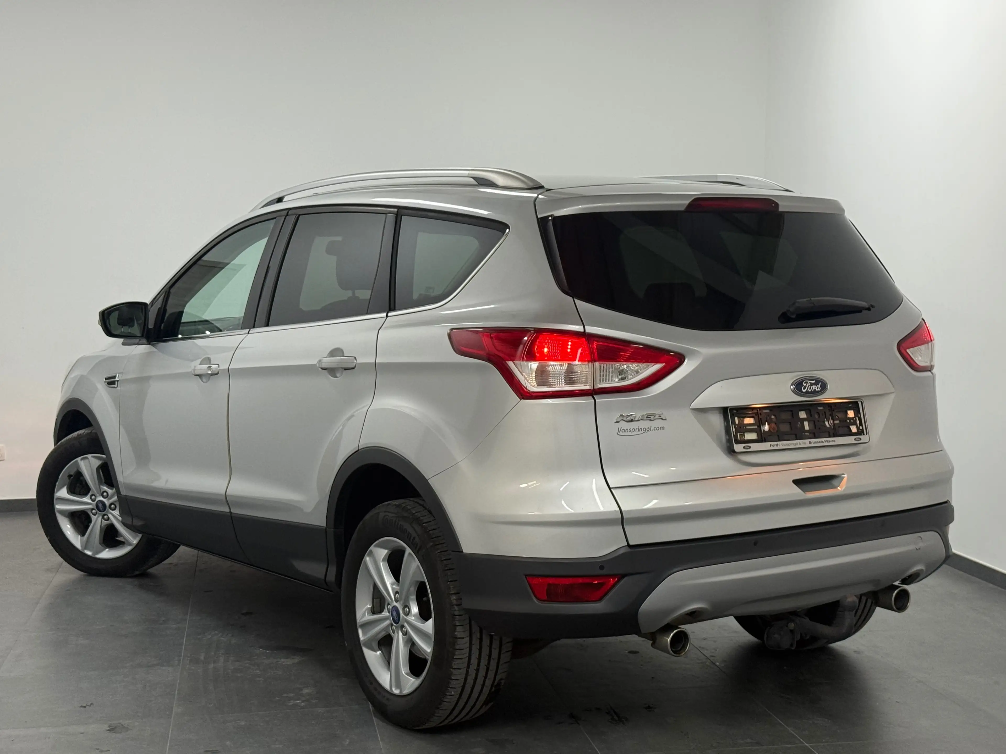 Ford Kuga 2.0 TDCi Titanium - 1erMain - Carnet  - Toit Ouvrant — photo 2