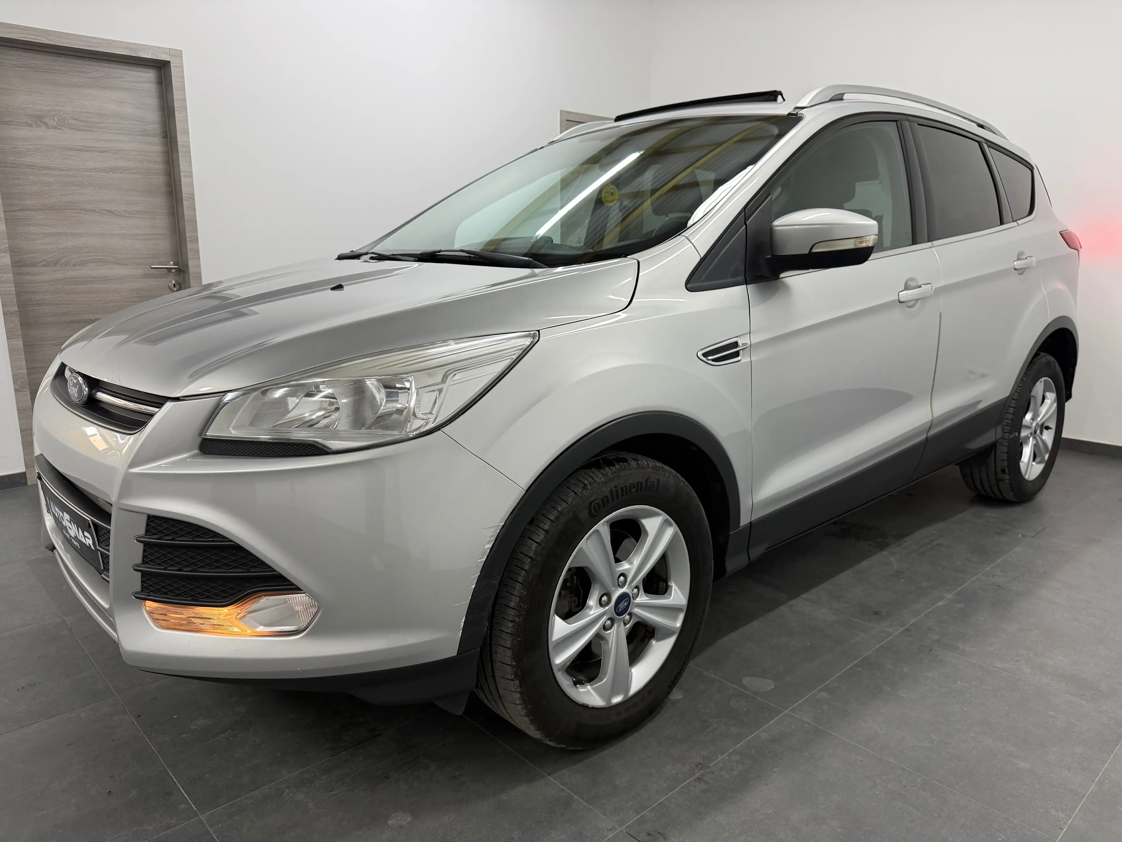 Ford Kuga 2.0 TDCi Titanium - 1erMain - Carnet  - Toit Ouvrant — photo 6