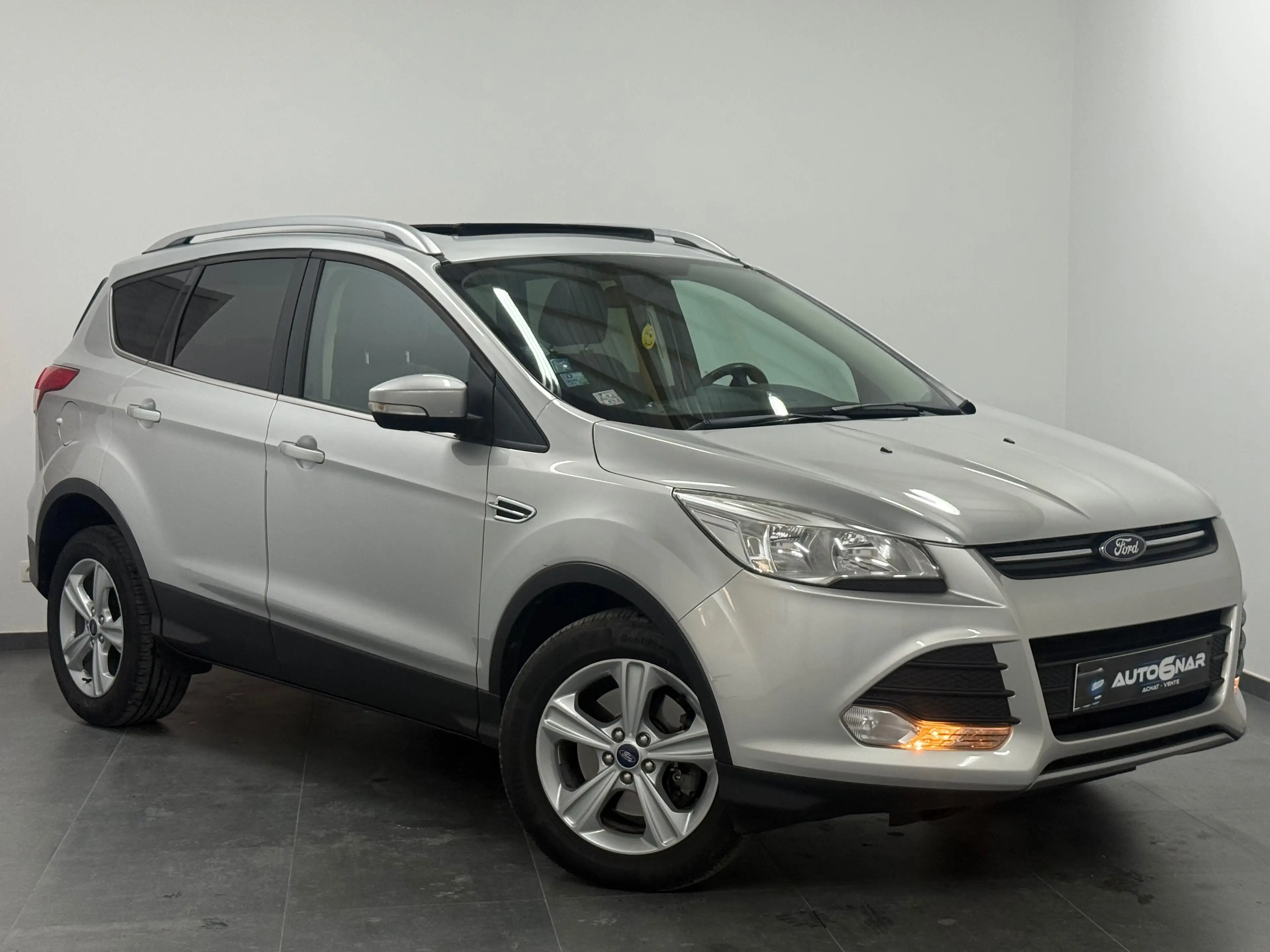 Ford Kuga 2.0 TDCi Titanium - 1erMain - Carnet  - Toit Ouvrant
